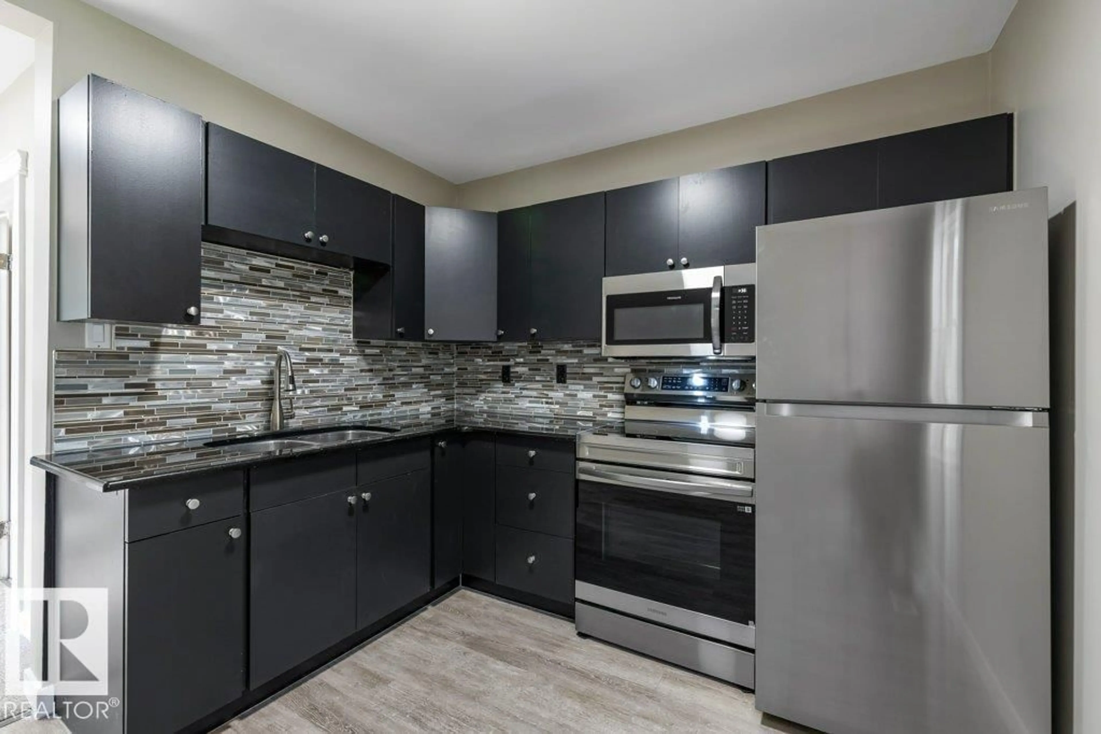 Standard kitchen, unknown for NW - 11933 56 ST, Edmonton Alberta T5W3S8