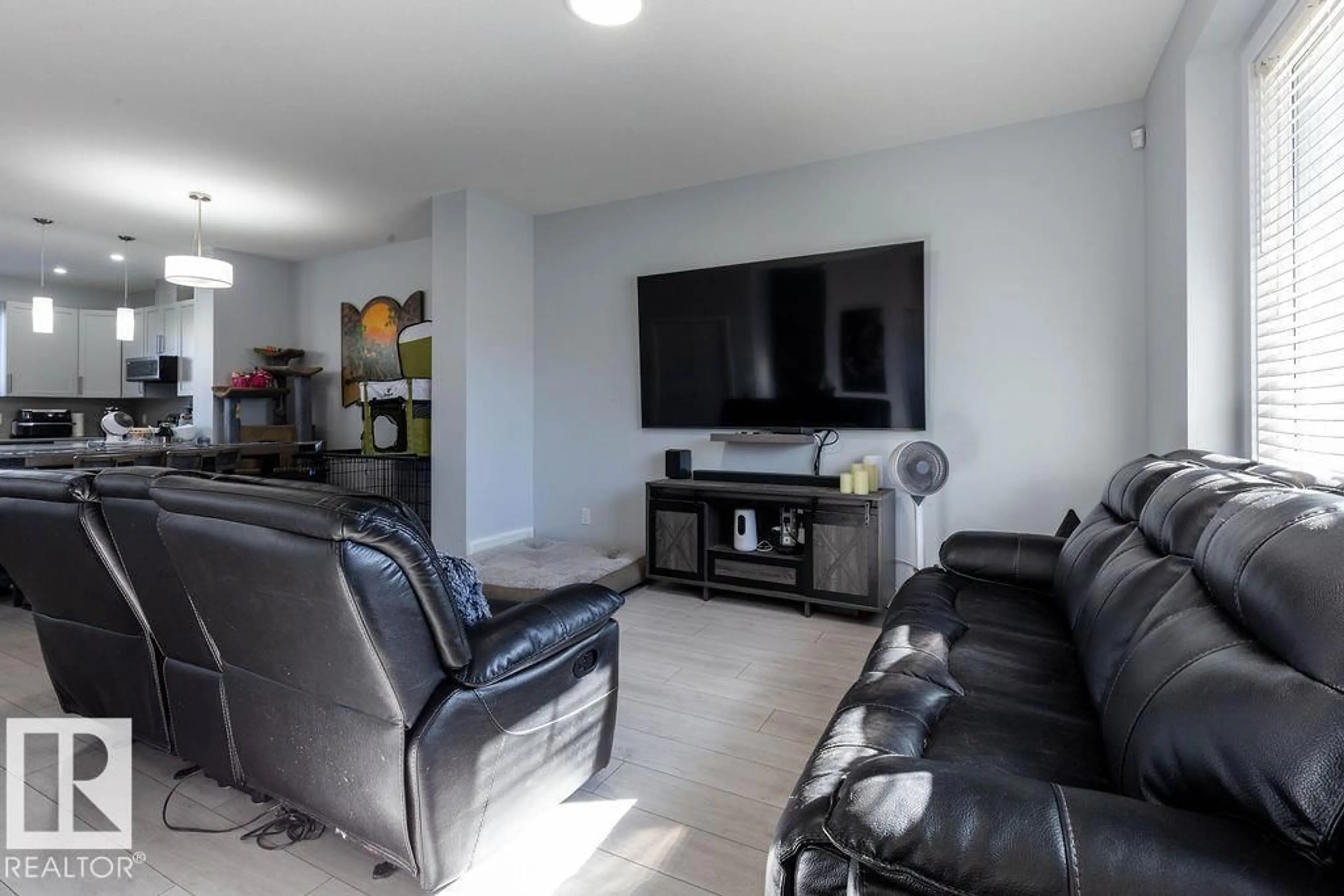 Living room with furniture, unknown for 828 NORTHERN HARRIER LN, Edmonton Alberta T5S0P8