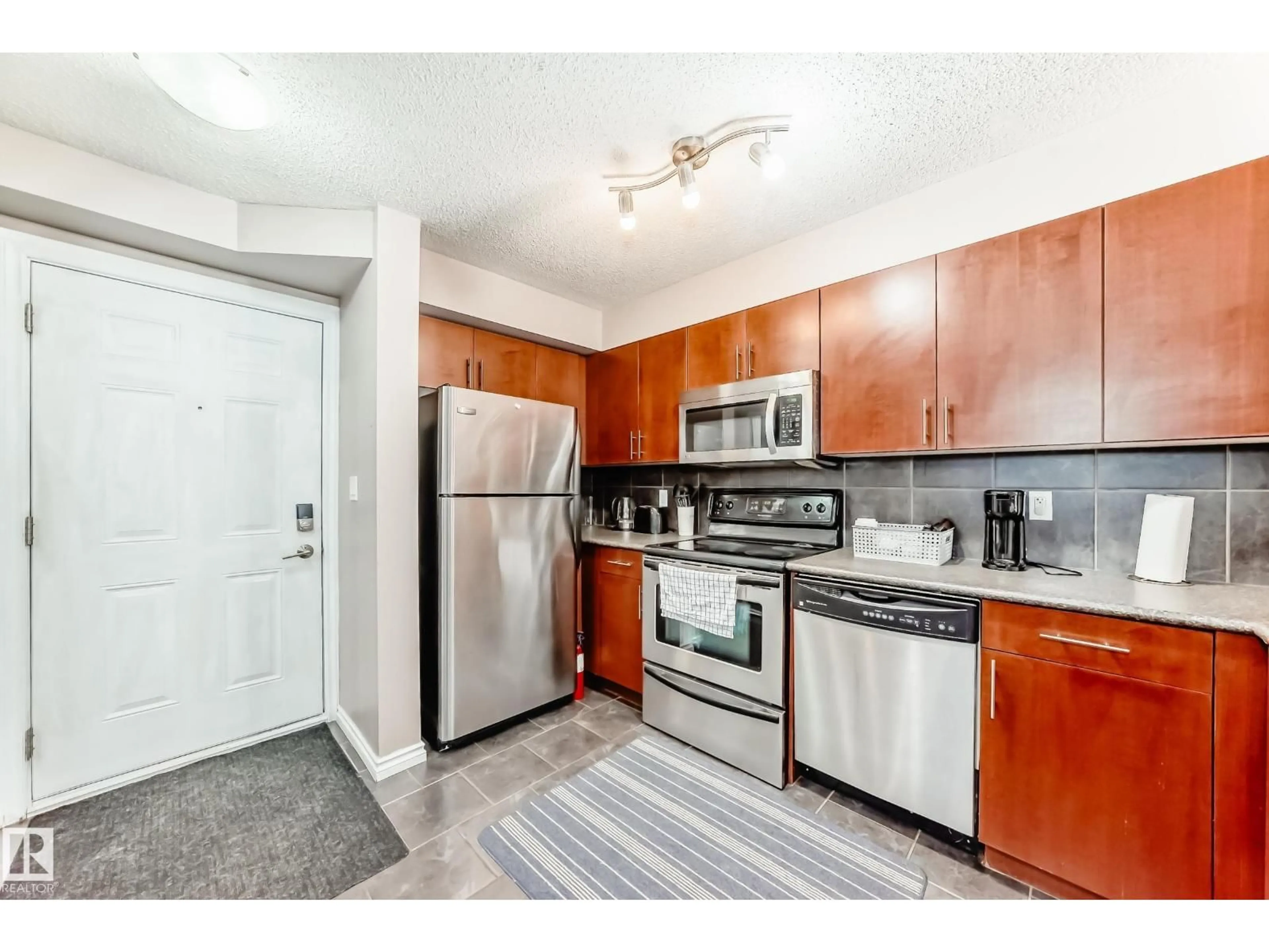 Standard kitchen, unknown for #104 - 10118 106 AV, Edmonton Alberta T5H0B8