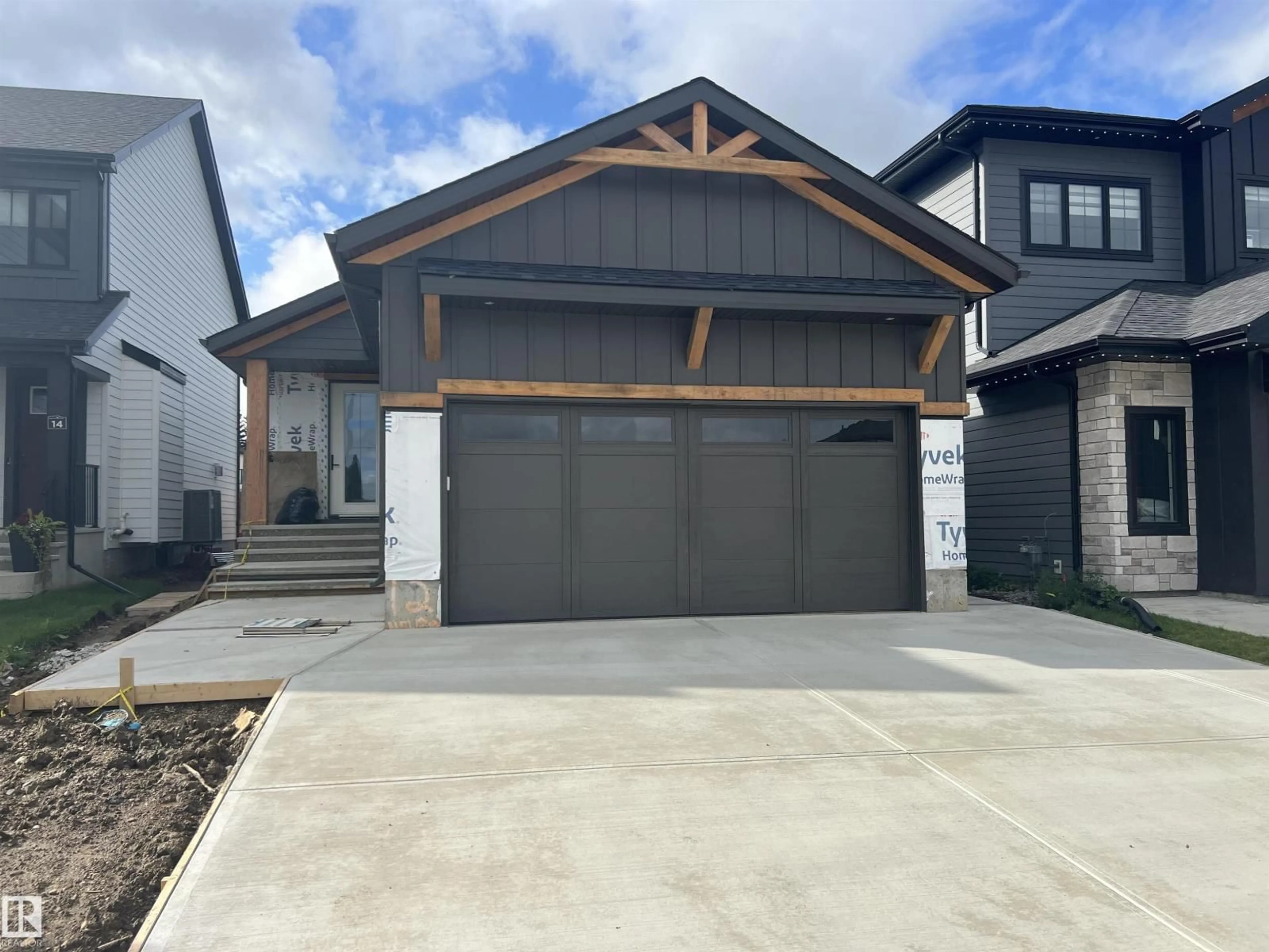 Indoor garage for 12 NEWBURY CI, Sherwood Park Alberta T8B0E8