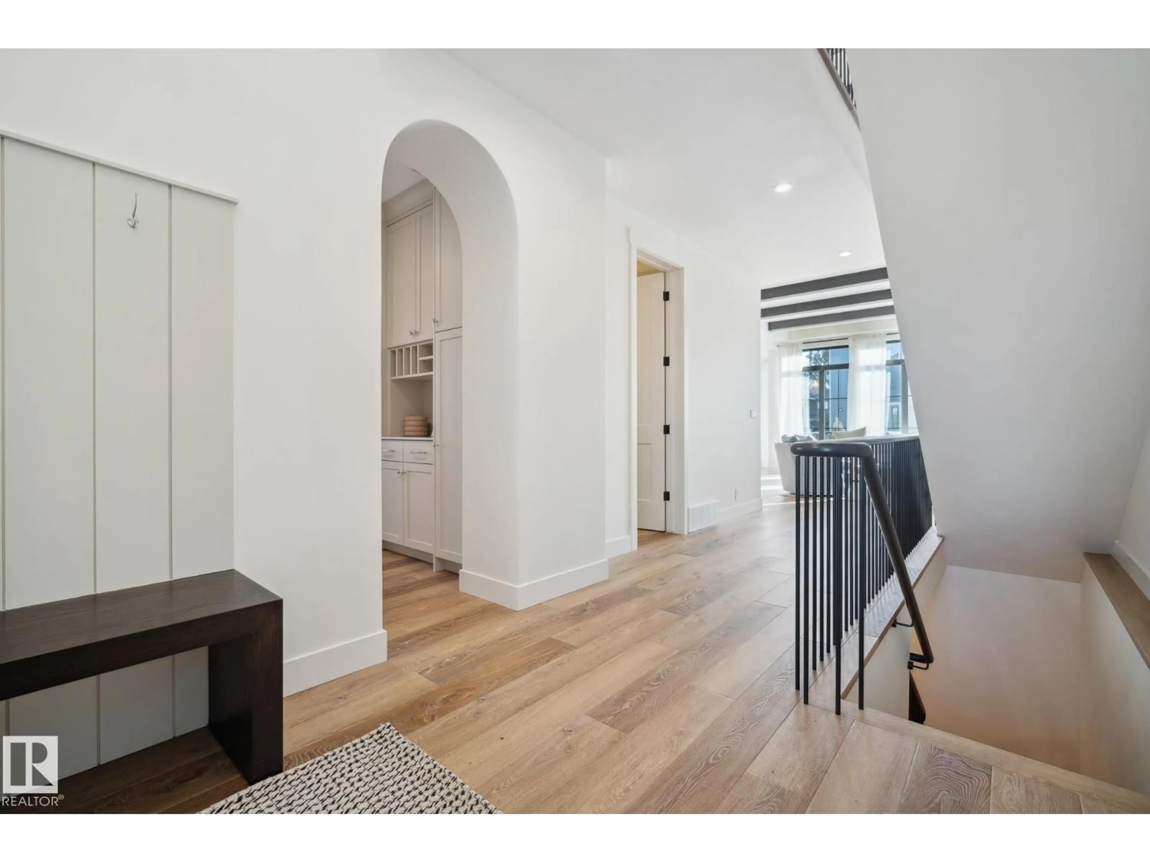 Indoor entryway for 12 NEWBURY CI, Sherwood Park Alberta T8B0E8
