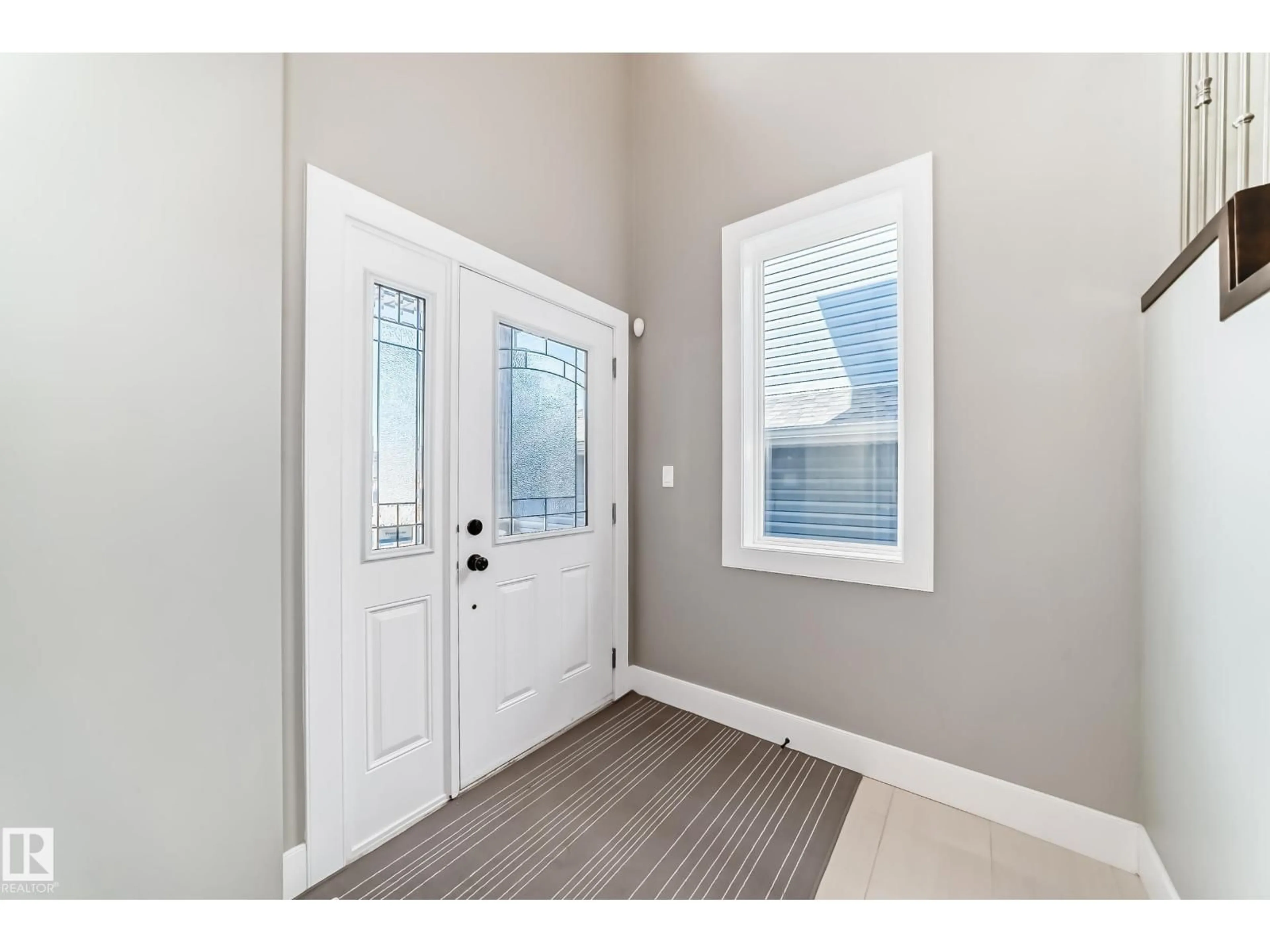 Indoor entryway for 14062 161A AV, Edmonton Alberta T6V0J3