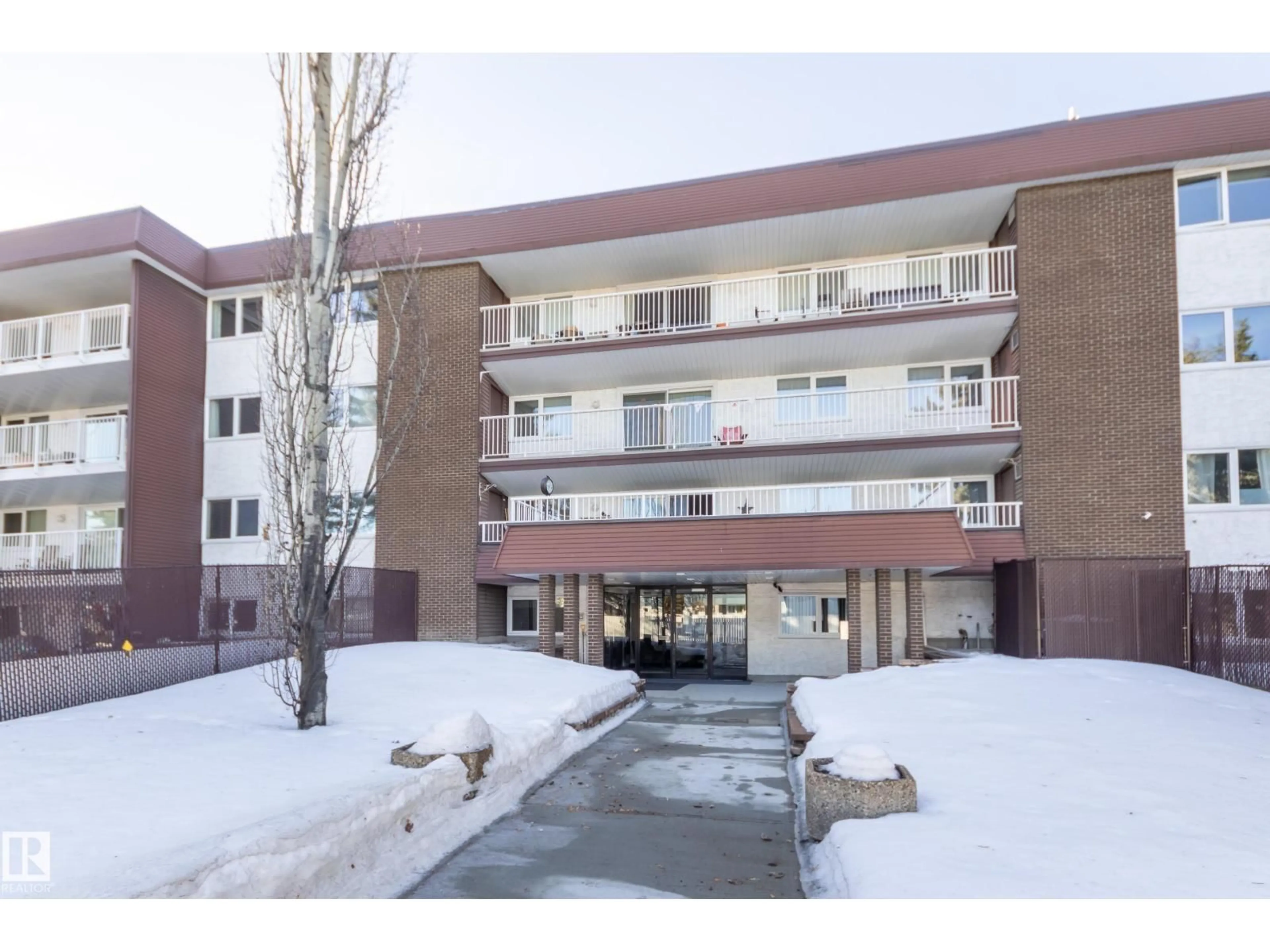 Indoor foyer for #108 - 14810 51 AV NW, Edmonton Alberta T6H5G5