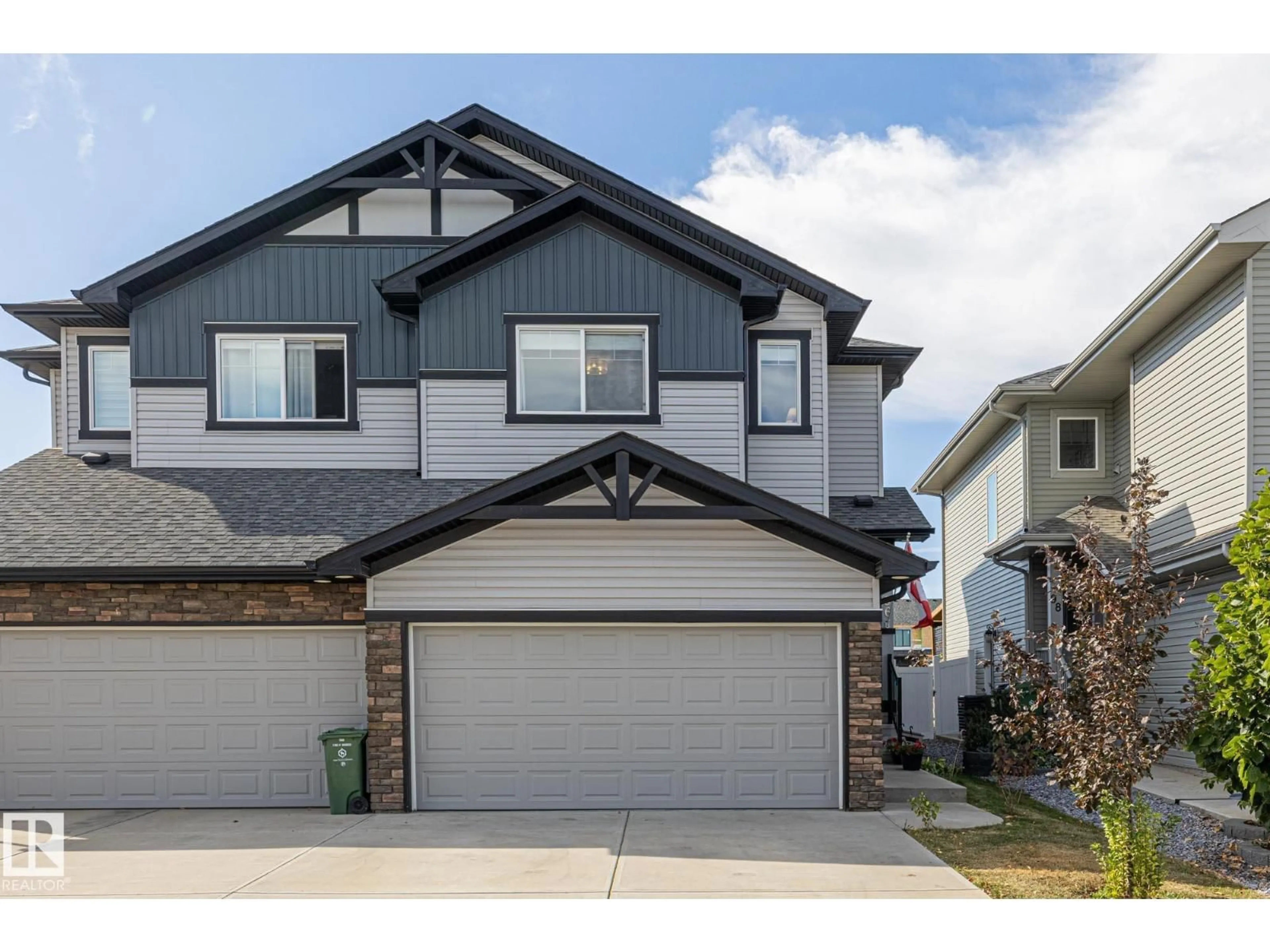 Home with vinyl exterior material, street for 96 WILLOW LI, Fort Saskatchewan Alberta T8L0W8