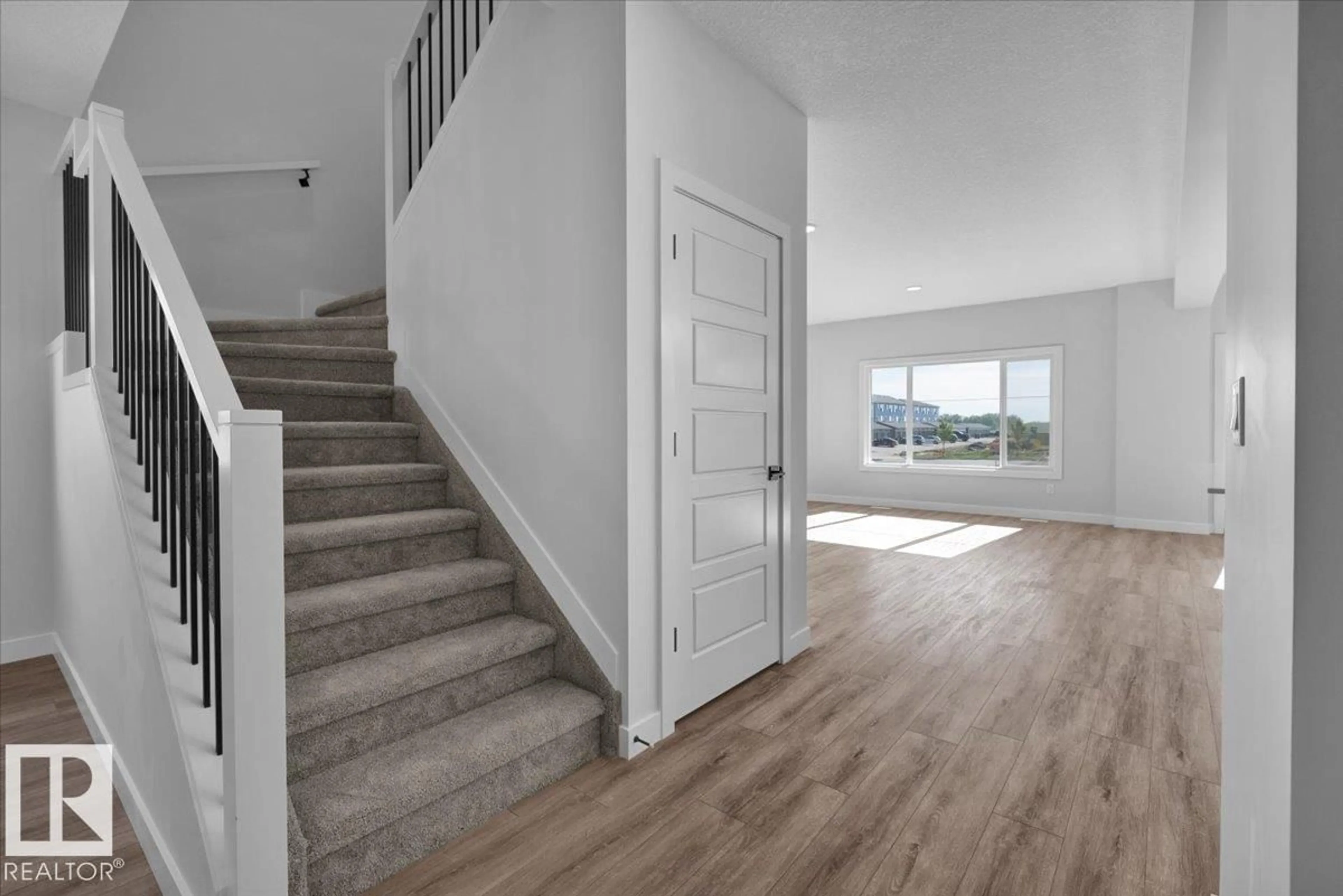 Indoor entryway for 215 RAVINE DR, Devon Alberta T9G0M2