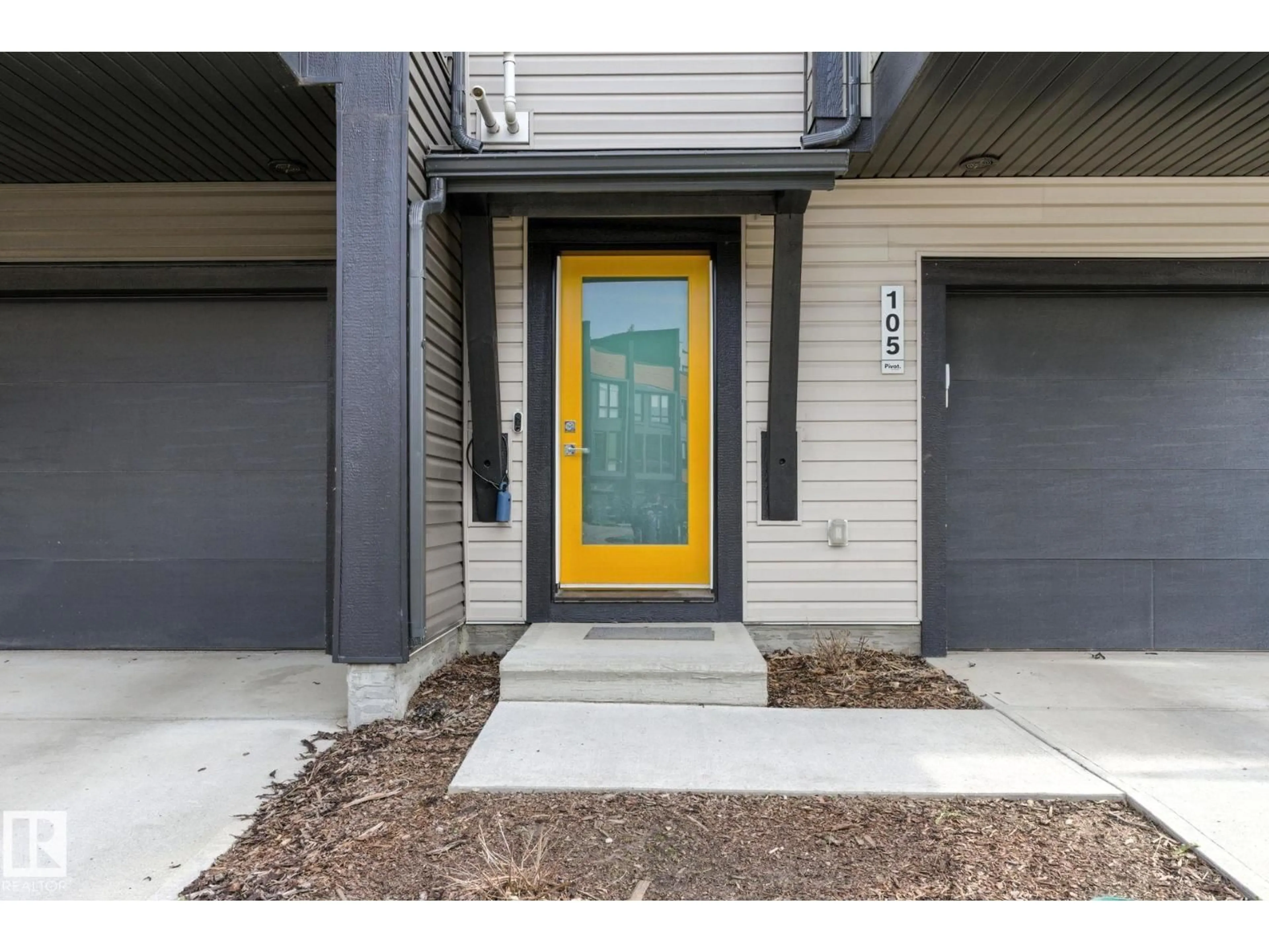 Indoor entryway for #105 - 1304 RUTHERFORD RD, Edmonton Alberta T6W0B4
