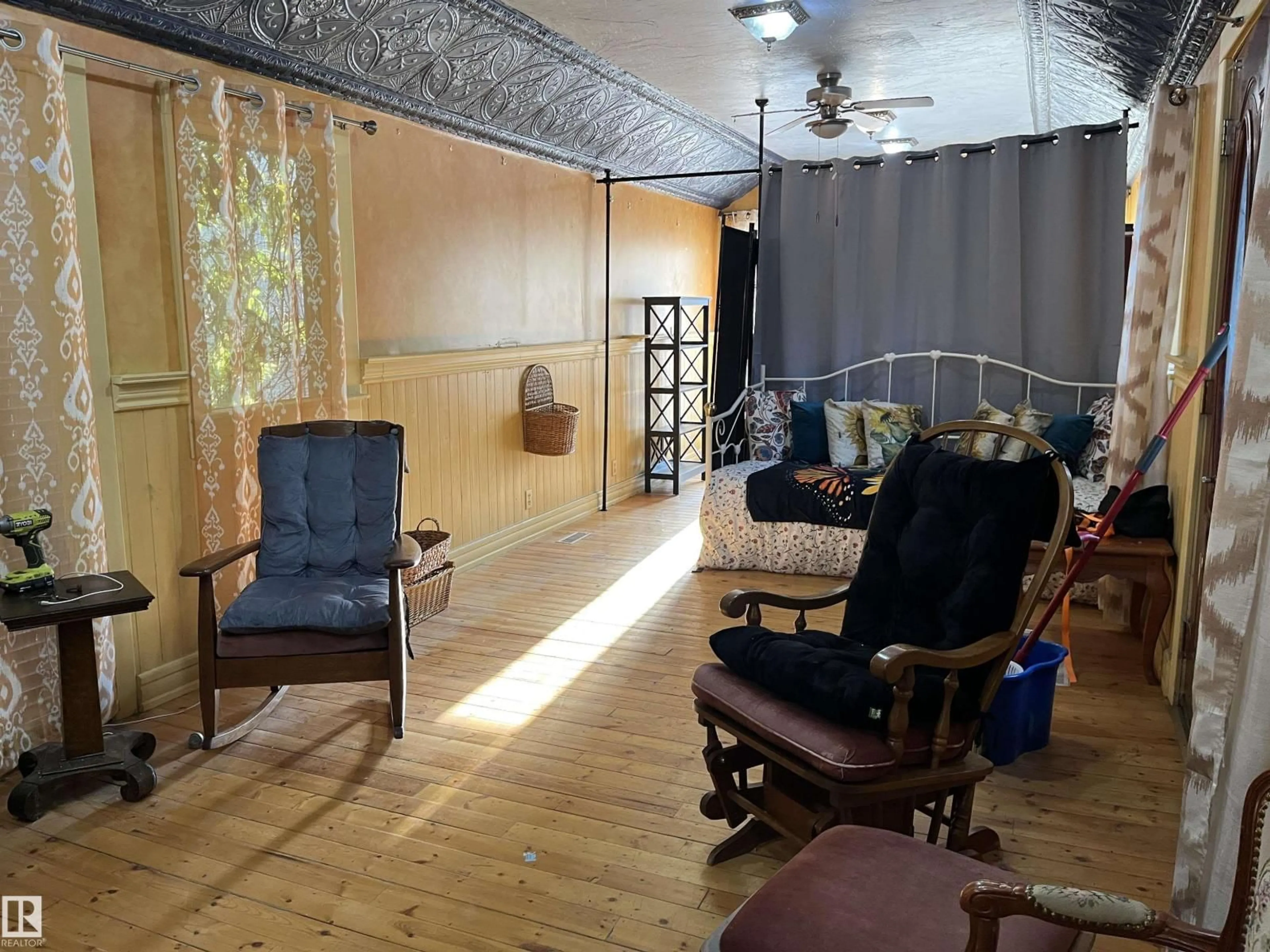 A pic of a room for 5019 50 STREET, Vilna Alberta T0A3L0