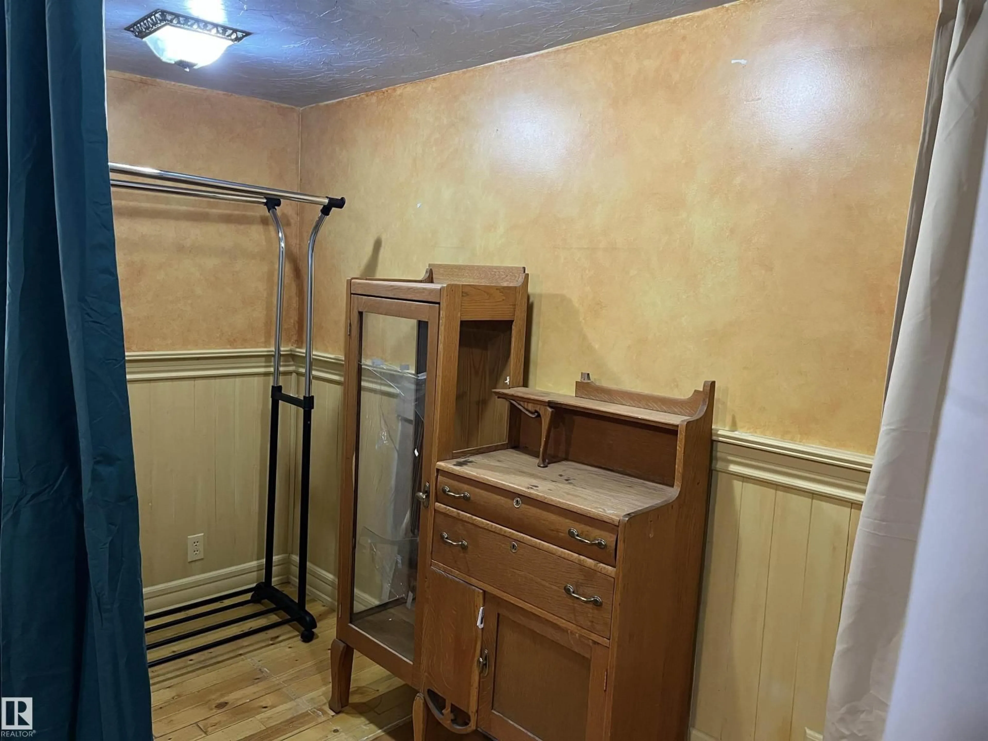 A pic of a room for 5019 50 STREET, Vilna Alberta T0A3L0