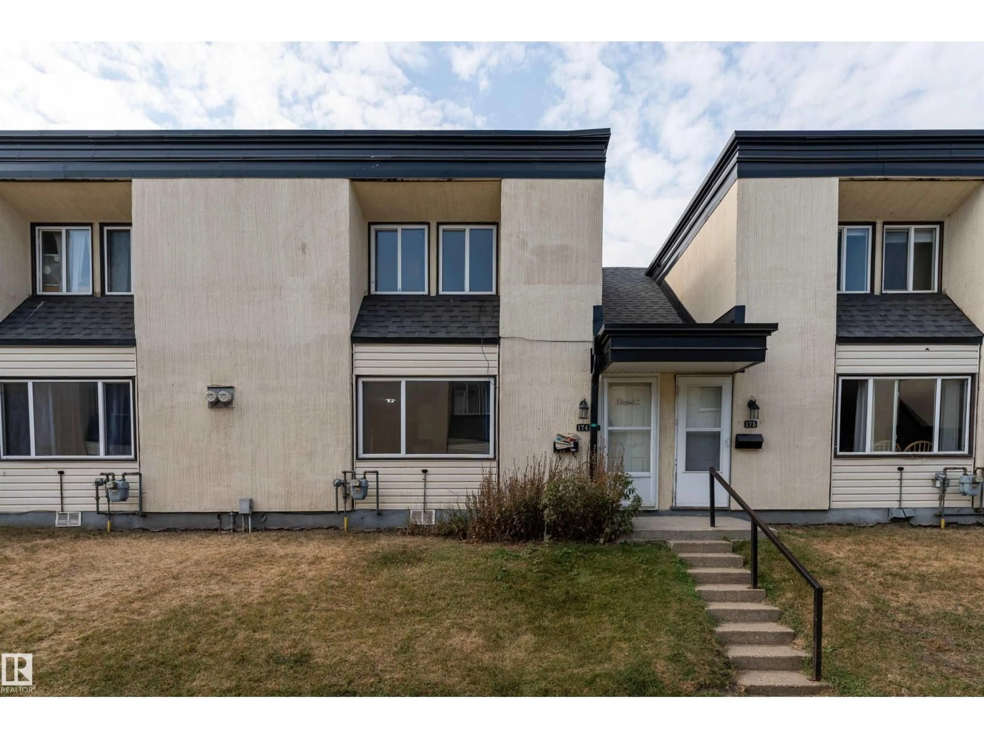 A pic from outside/outdoor area/front of a property/back of a property/a pic from drone, building for 174 - 3308 113 AV, Edmonton Alberta T5W5J8