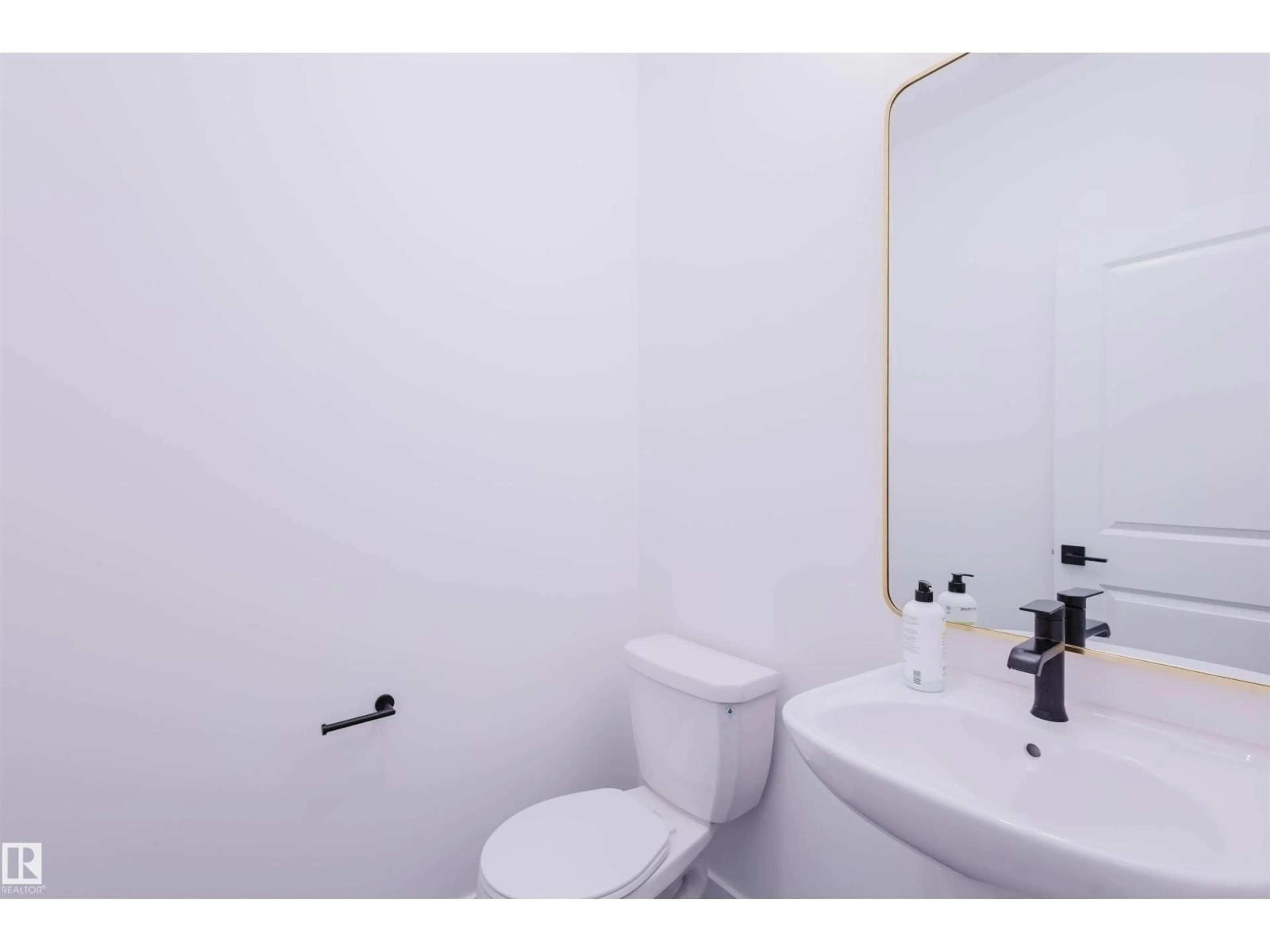 Standard bathroom, unknown for 6 COBBLESTONE GA, Spruce Grove Alberta T7X4E4