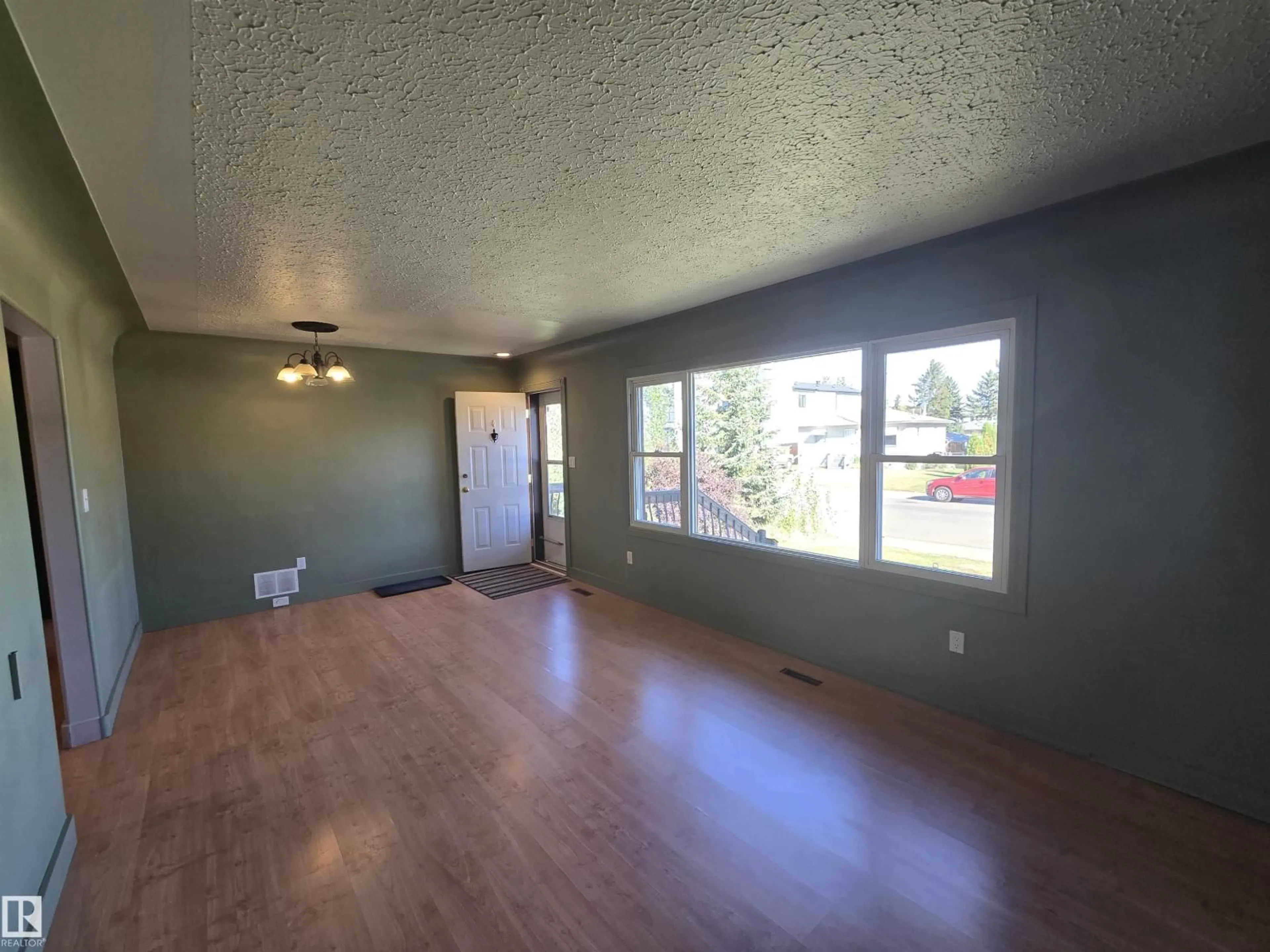 A pic of a room for NW - 9332 152 ST, Edmonton Alberta T5R1M9