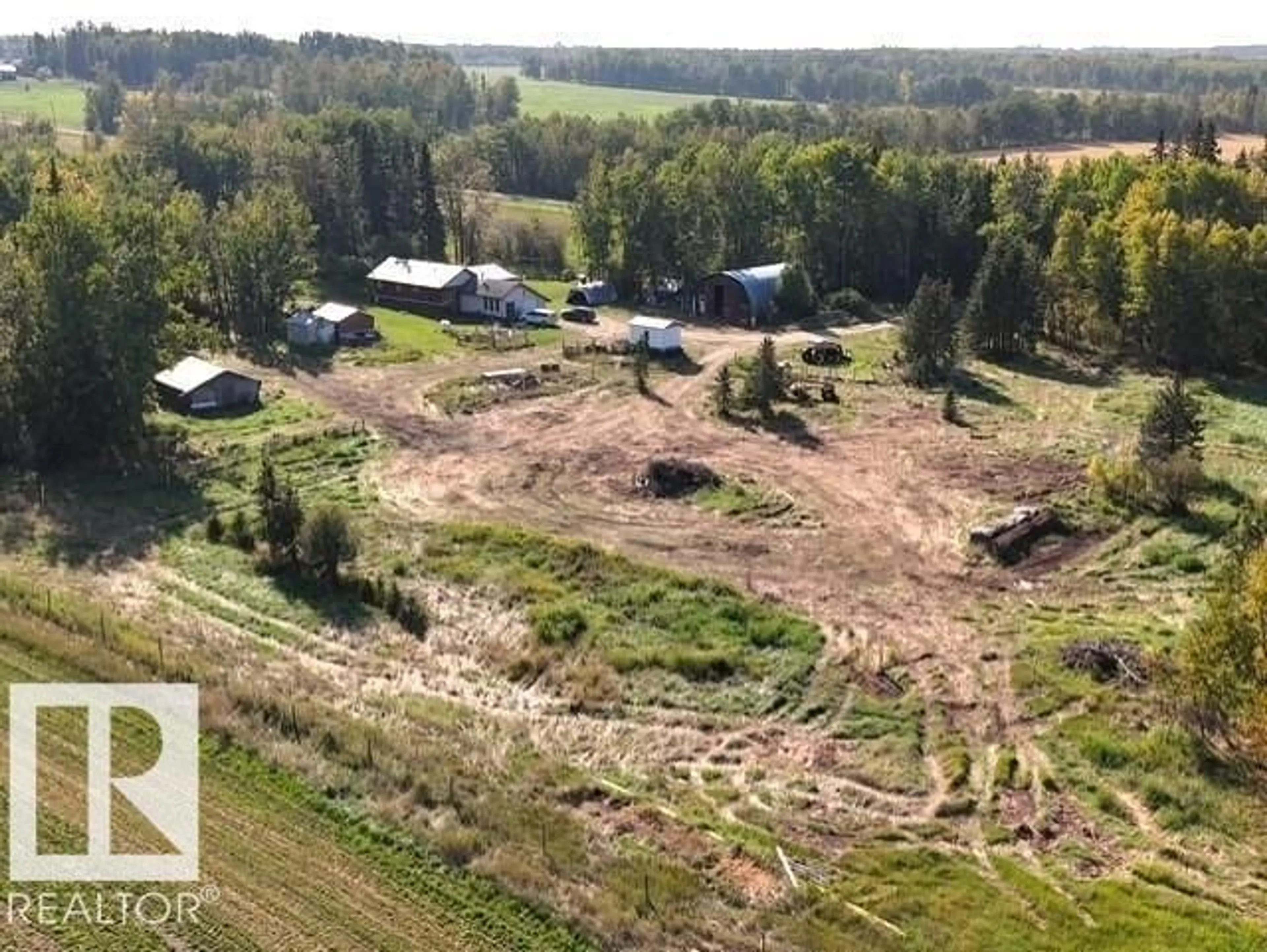 A pic from outside/outdoor area/front of a property/back of a property/a pic from drone, unknown for 53219 RRD 85, Rural Yellowhead Alberta T0E2M0