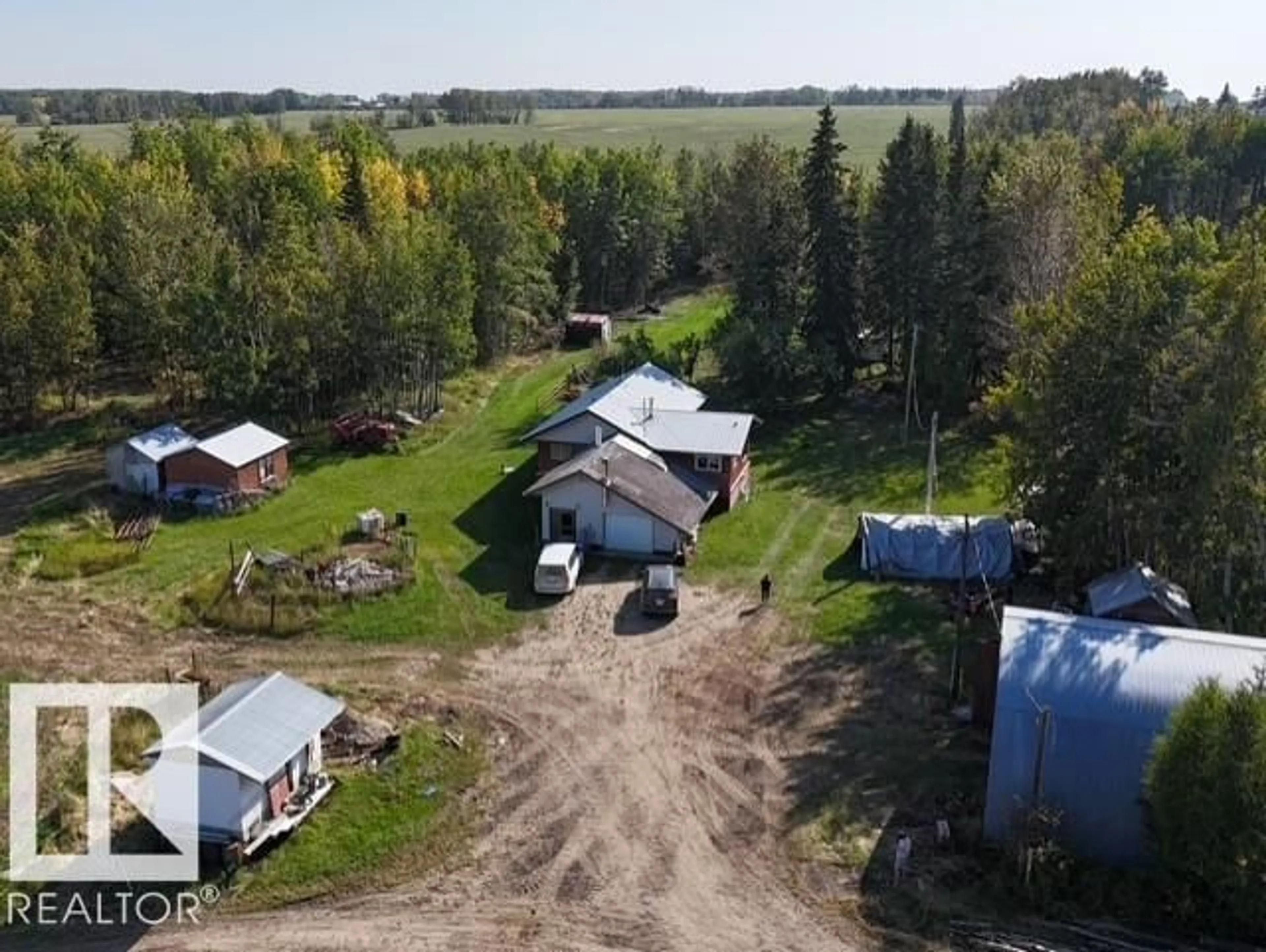A pic from outside/outdoor area/front of a property/back of a property/a pic from drone, unknown for 53219 RRD 85, Rural Yellowhead Alberta T0E2M0