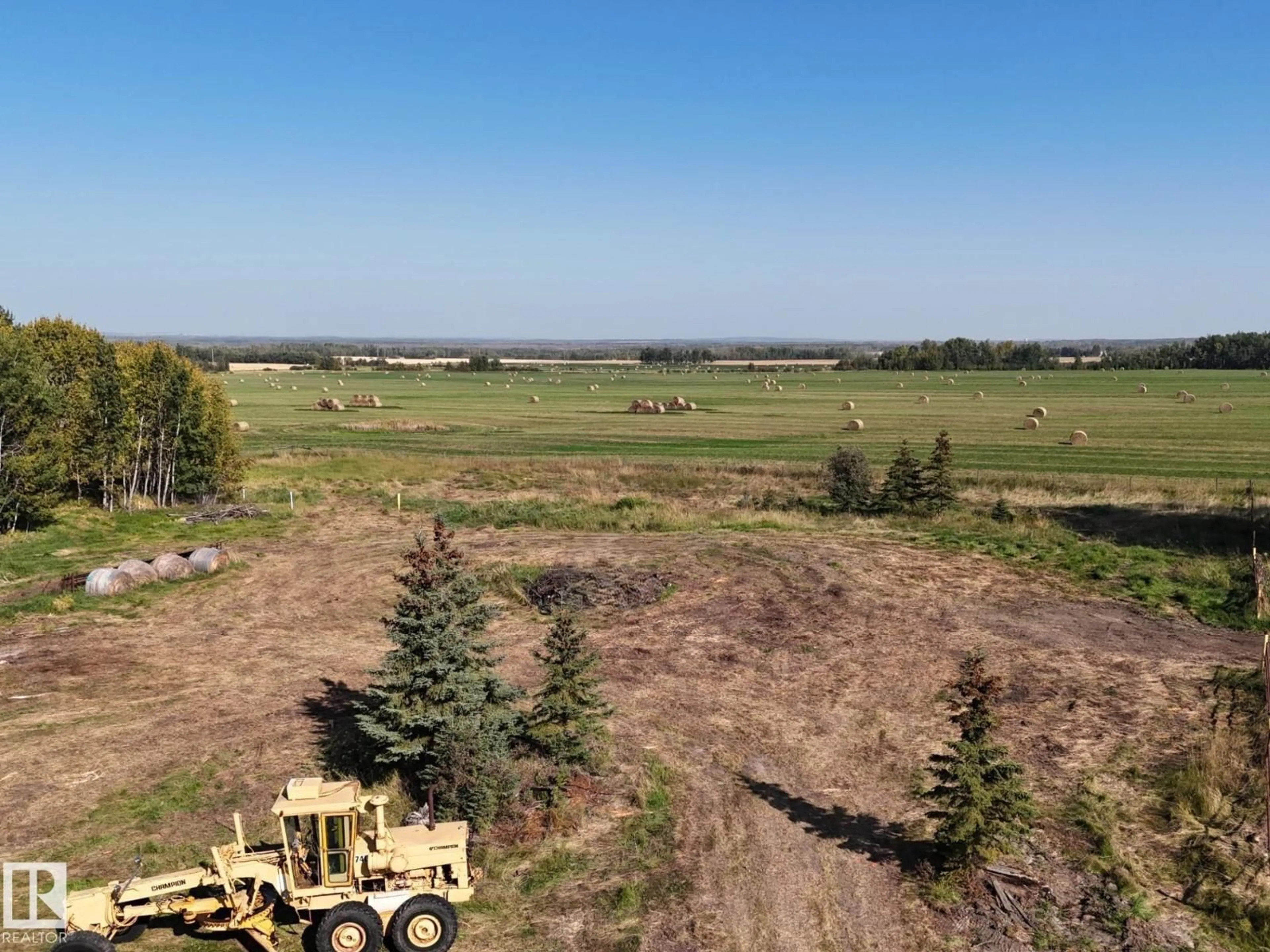 A pic from outside/outdoor area/front of a property/back of a property/a pic from drone, unknown for 53219 RRD 85, Rural Yellowhead Alberta T0E2M0
