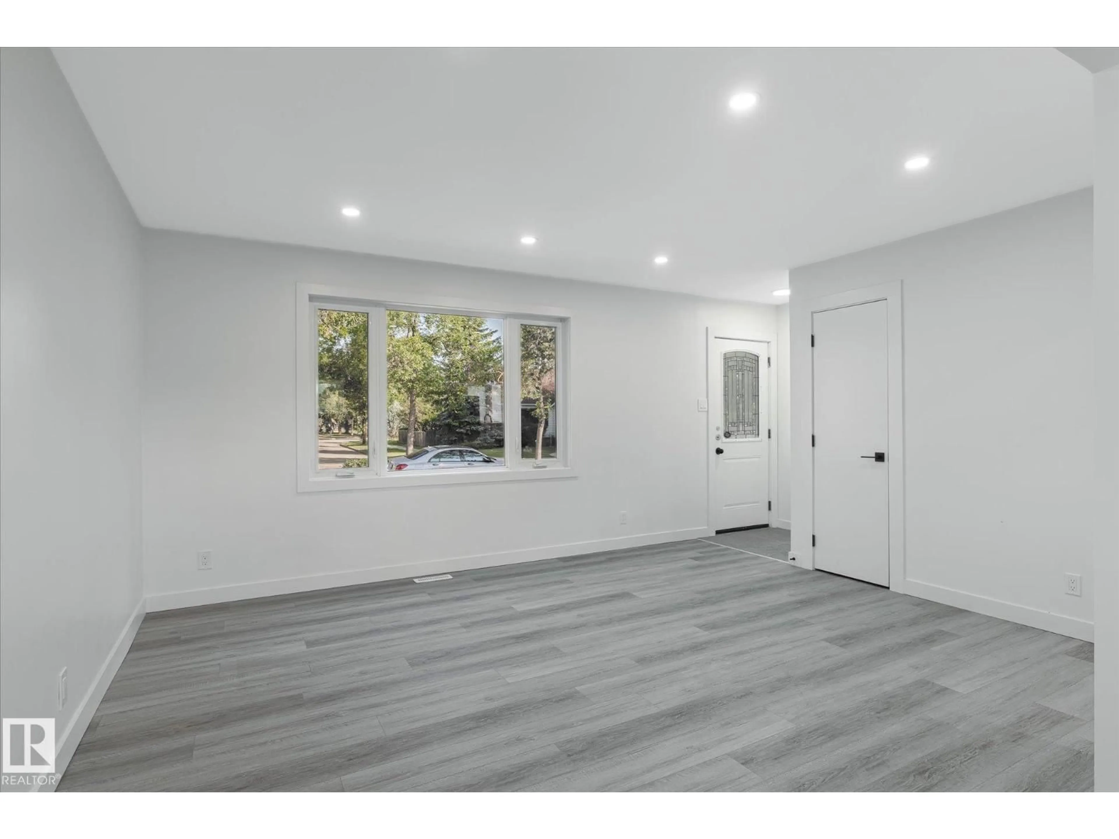 A pic of a room for 13043 SHERBROOKE AV, Edmonton Alberta T5L4E6