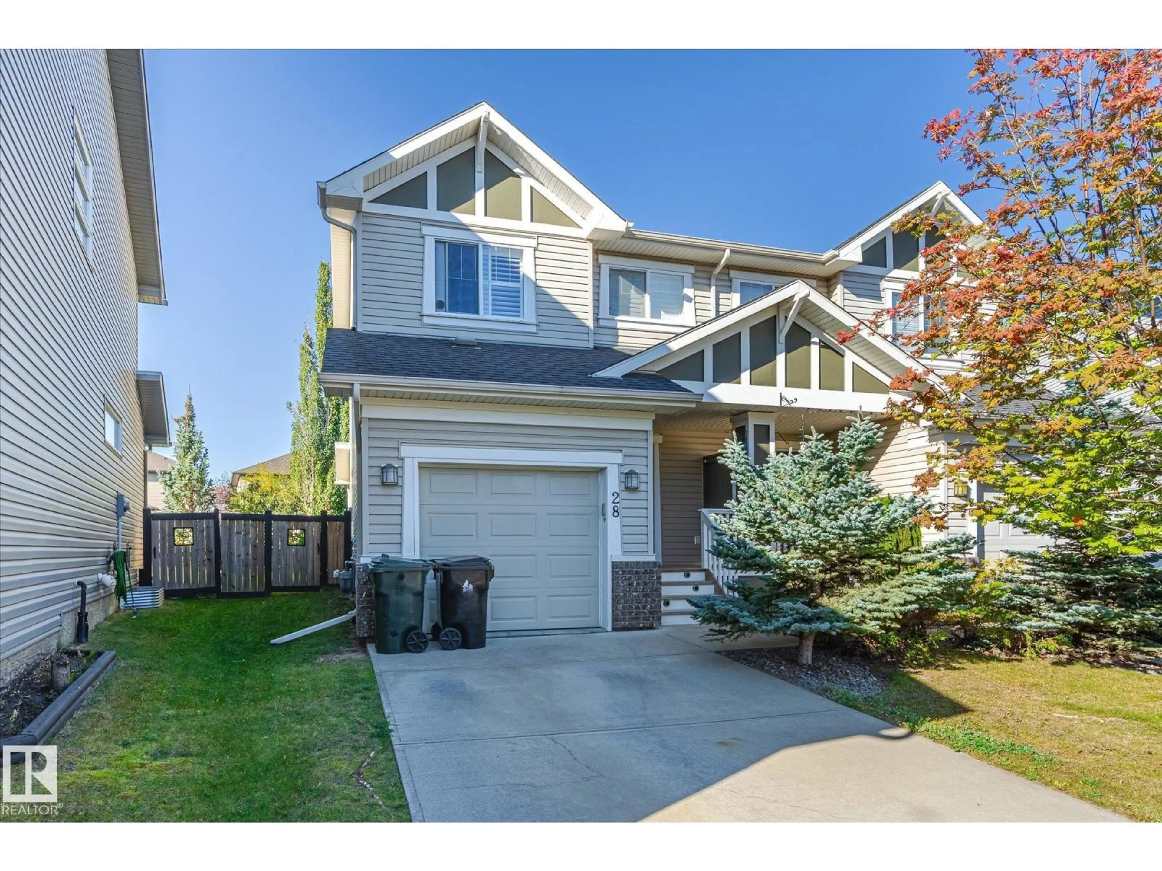 Home with vinyl exterior material, street for 28 HARTWICK ME, Spruce Grove Alberta T7X0A5