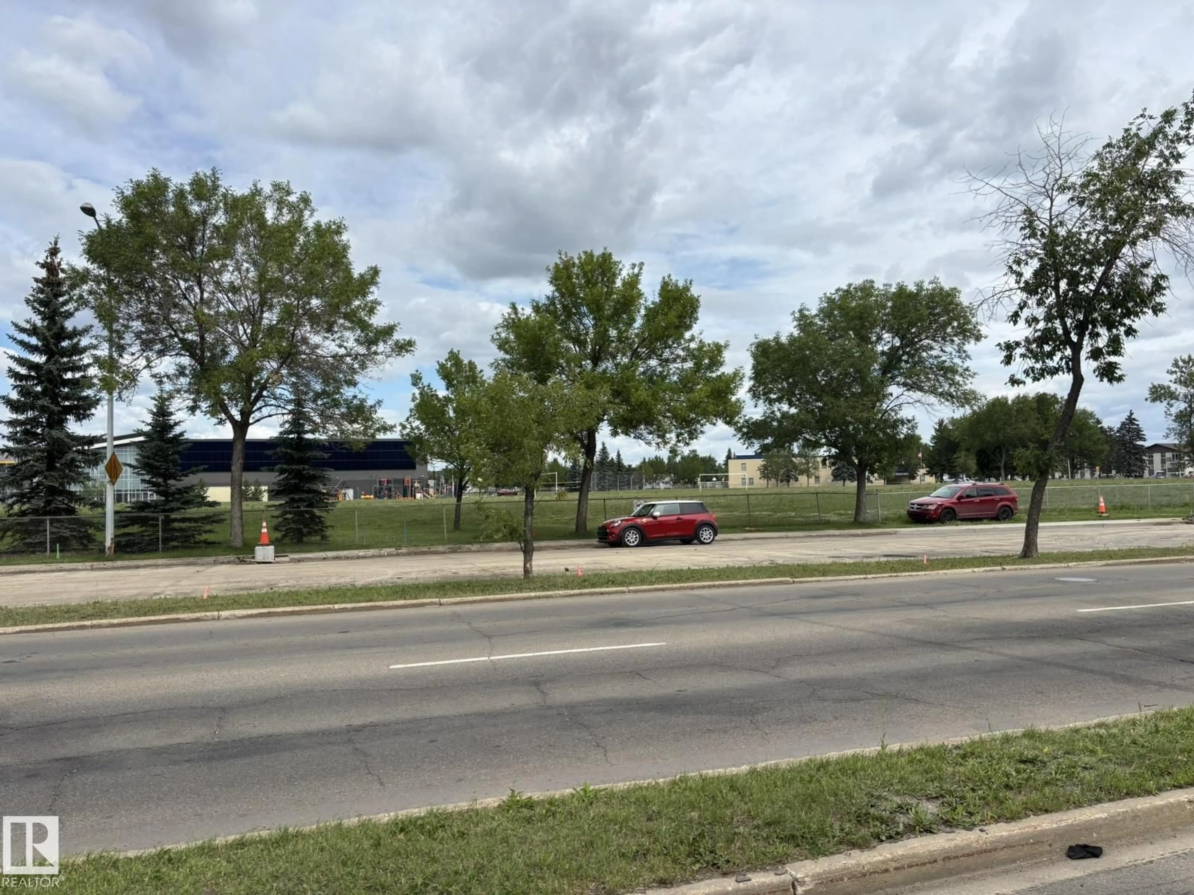 Blurry image for 16603 95 AV, Edmonton Alberta T5P0B1