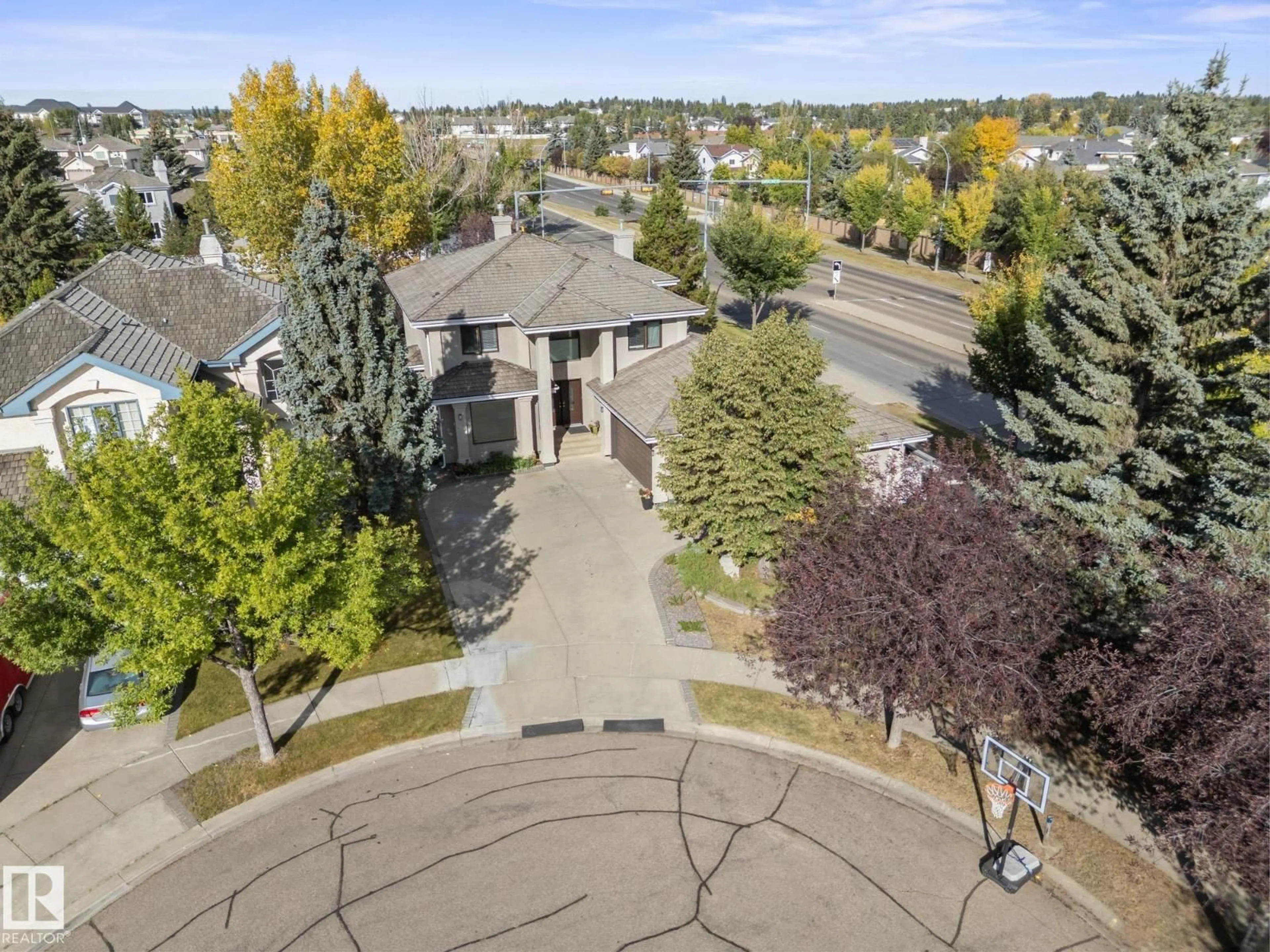 A pic from outside/outdoor area/front of a property/back of a property/a pic from drone, unknown for 324 CARMICHAEL WD, Edmonton Alberta T6R2K6