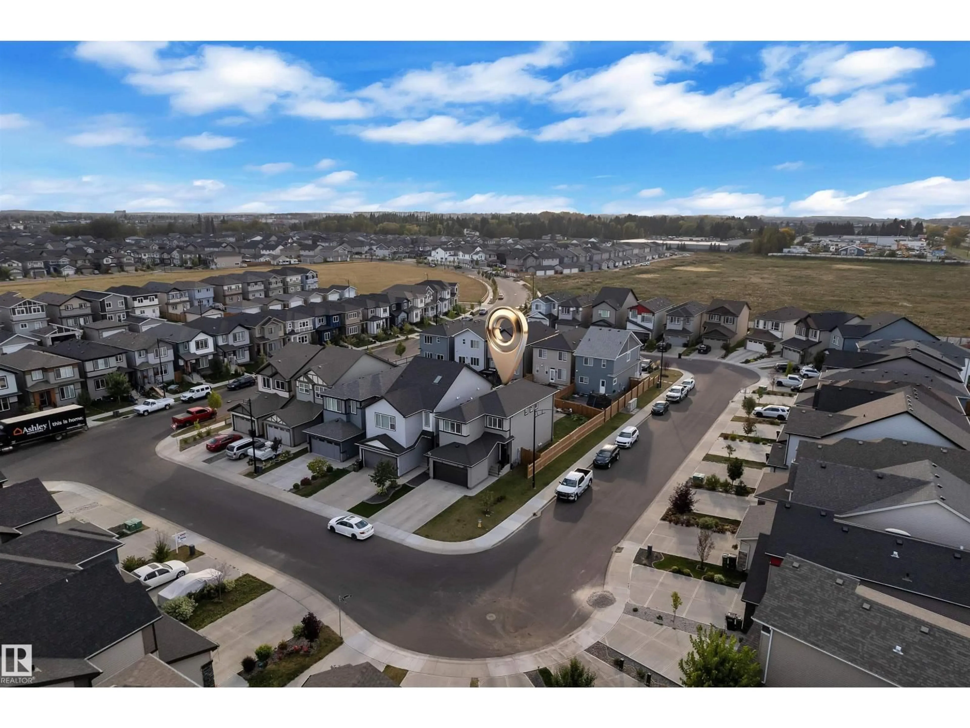 A pic from outside/outdoor area/front of a property/back of a property/a pic from drone, street for NW - 9990 205A ST, Edmonton Alberta T5T7N4