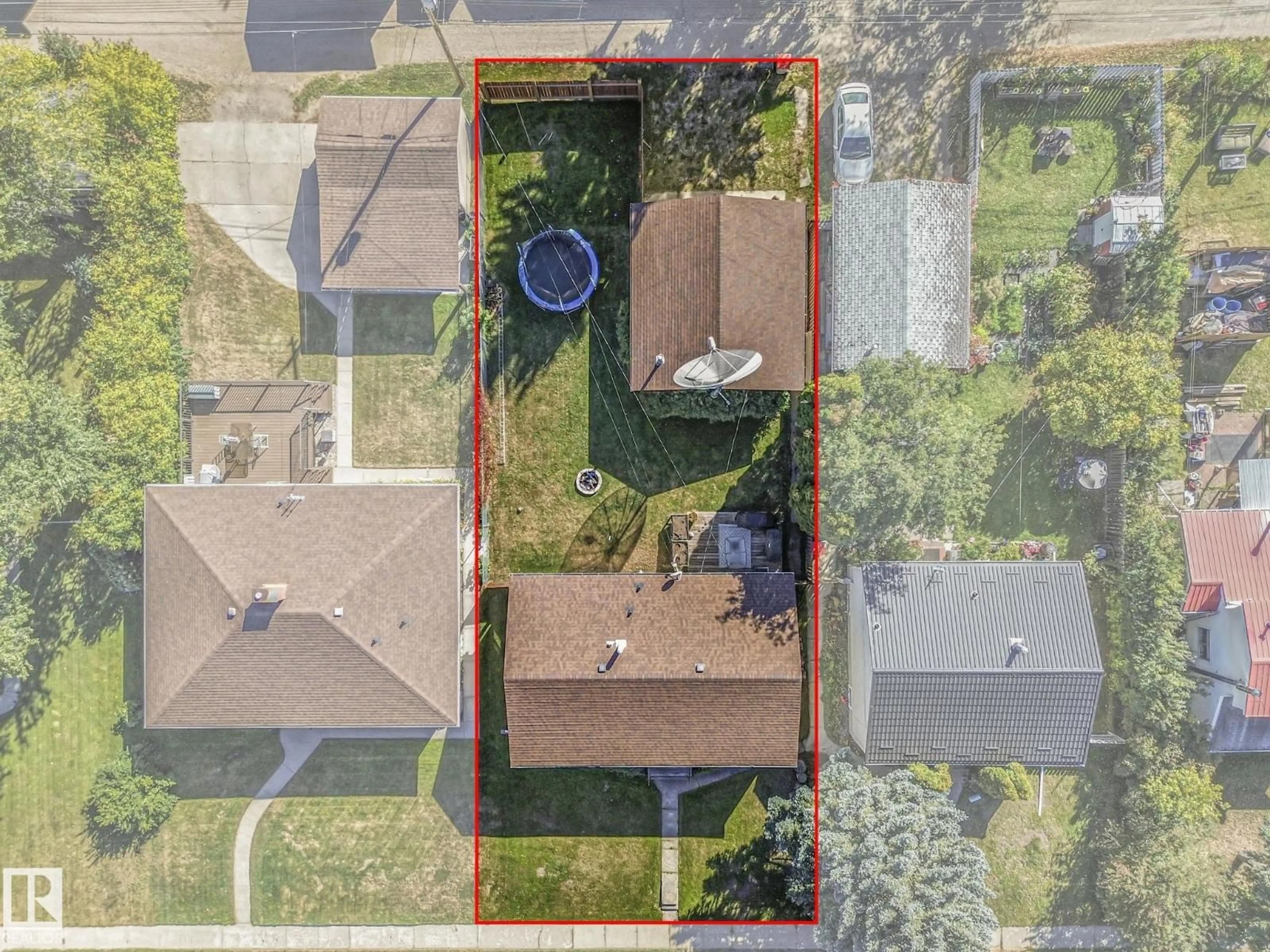 A pic from outside/outdoor area/front of a property/back of a property/a pic from drone, street for 5112 54 AV, Stony Plain Alberta T7Z1B8