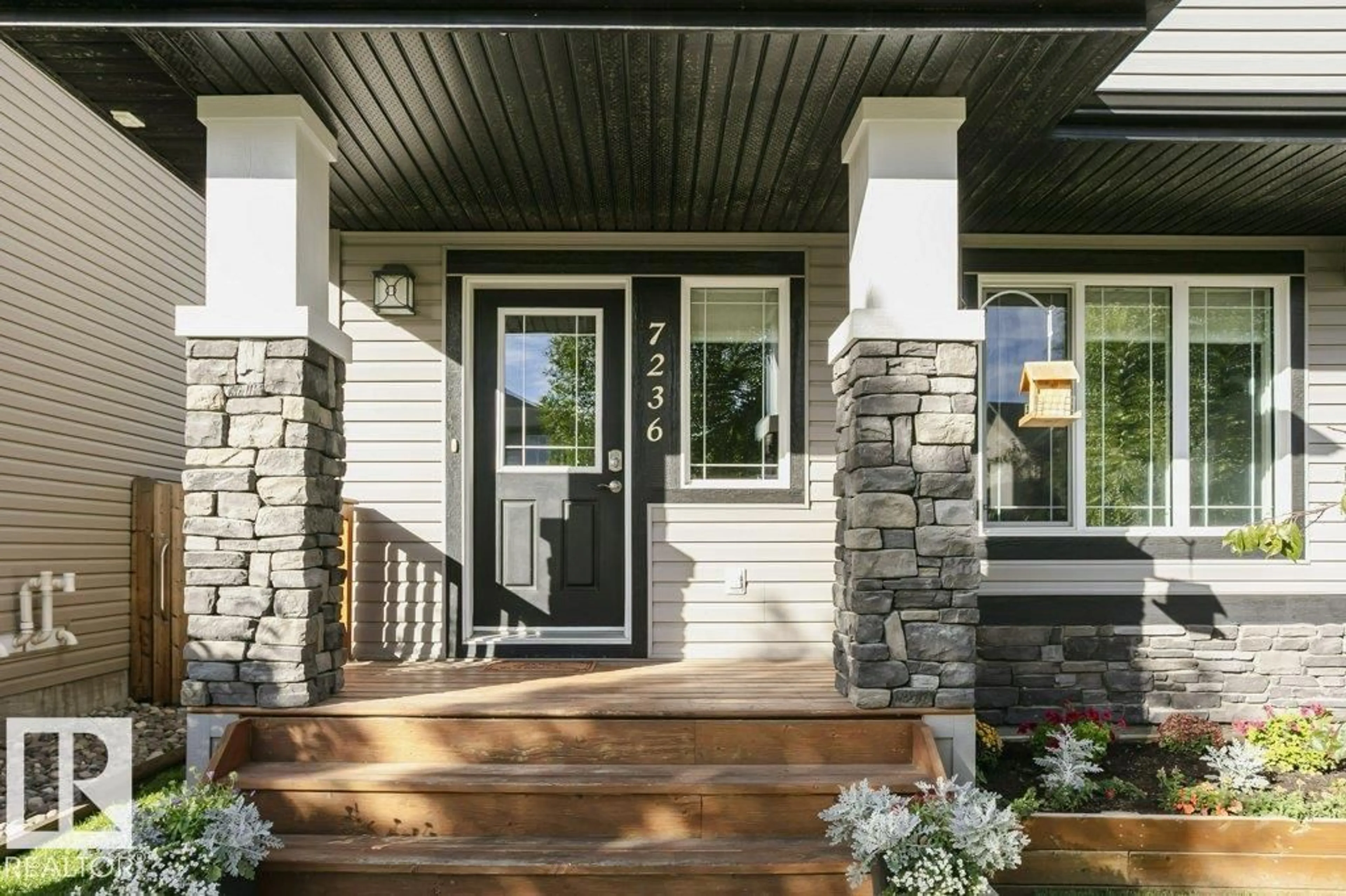 Indoor entryway for SW SW - 7236 ARMOUR CR, Edmonton Alberta T6R2S1