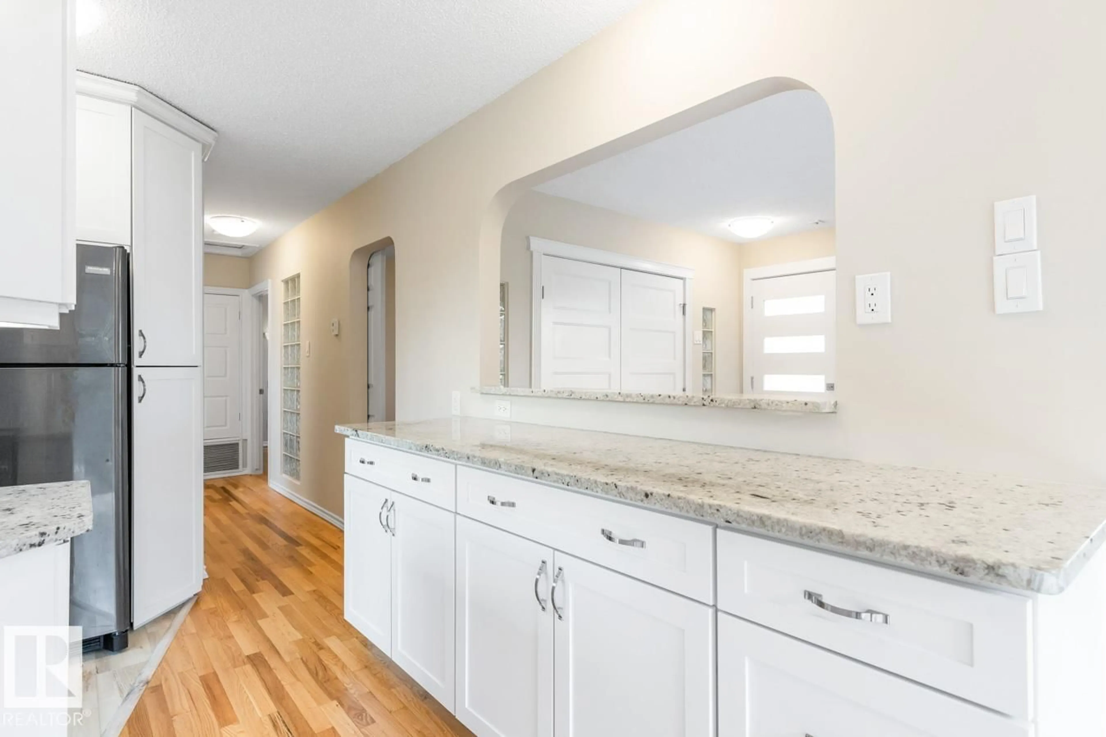 Open concept kitchen, ceramic/tile floor for NW - 13908 57 ST, Edmonton Alberta T5A1M6