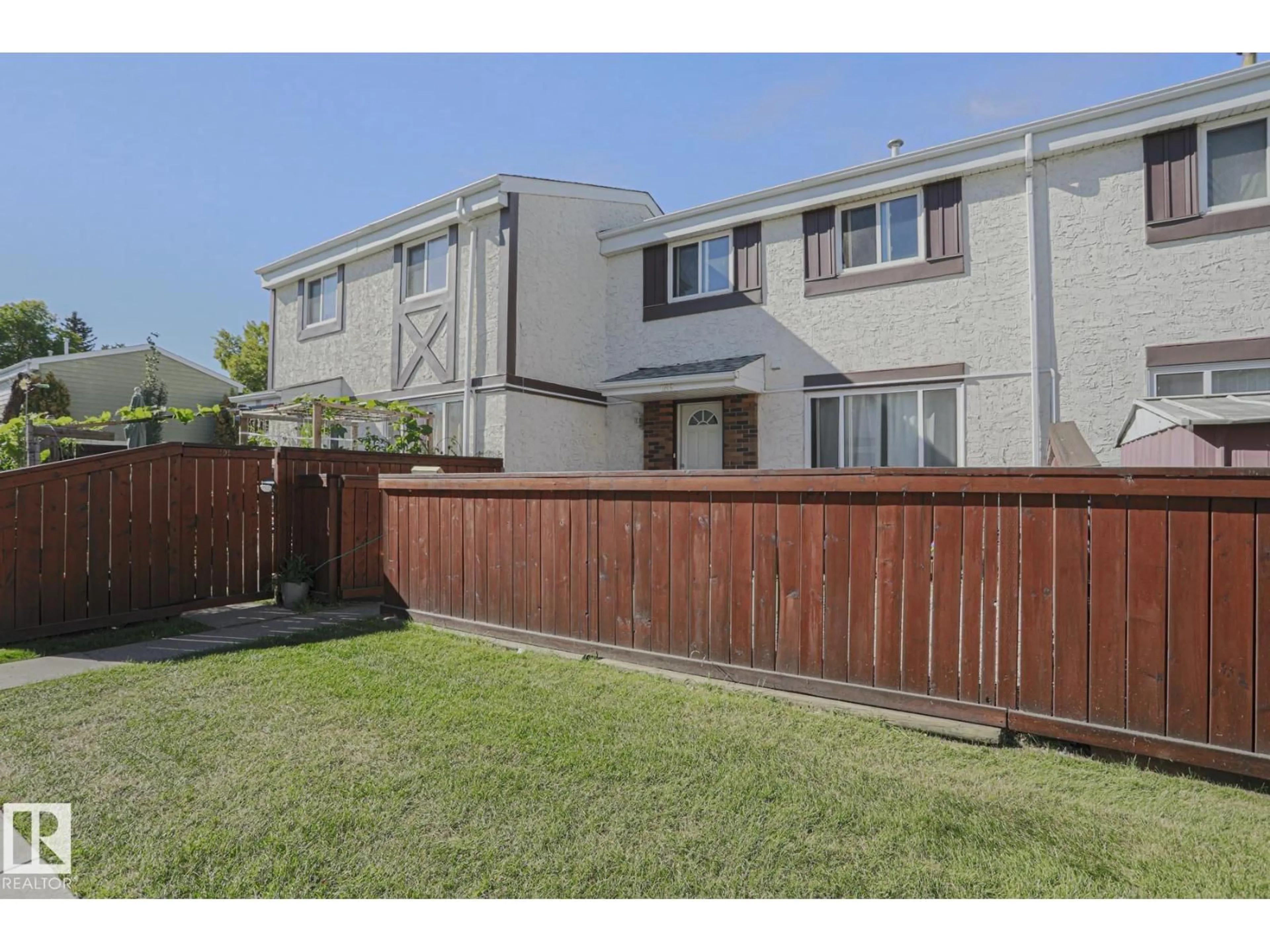 A pic from outside/outdoor area/front of a property/back of a property/a pic from drone, street for 189 PRIMROSE GD, Edmonton Alberta T5T0R1