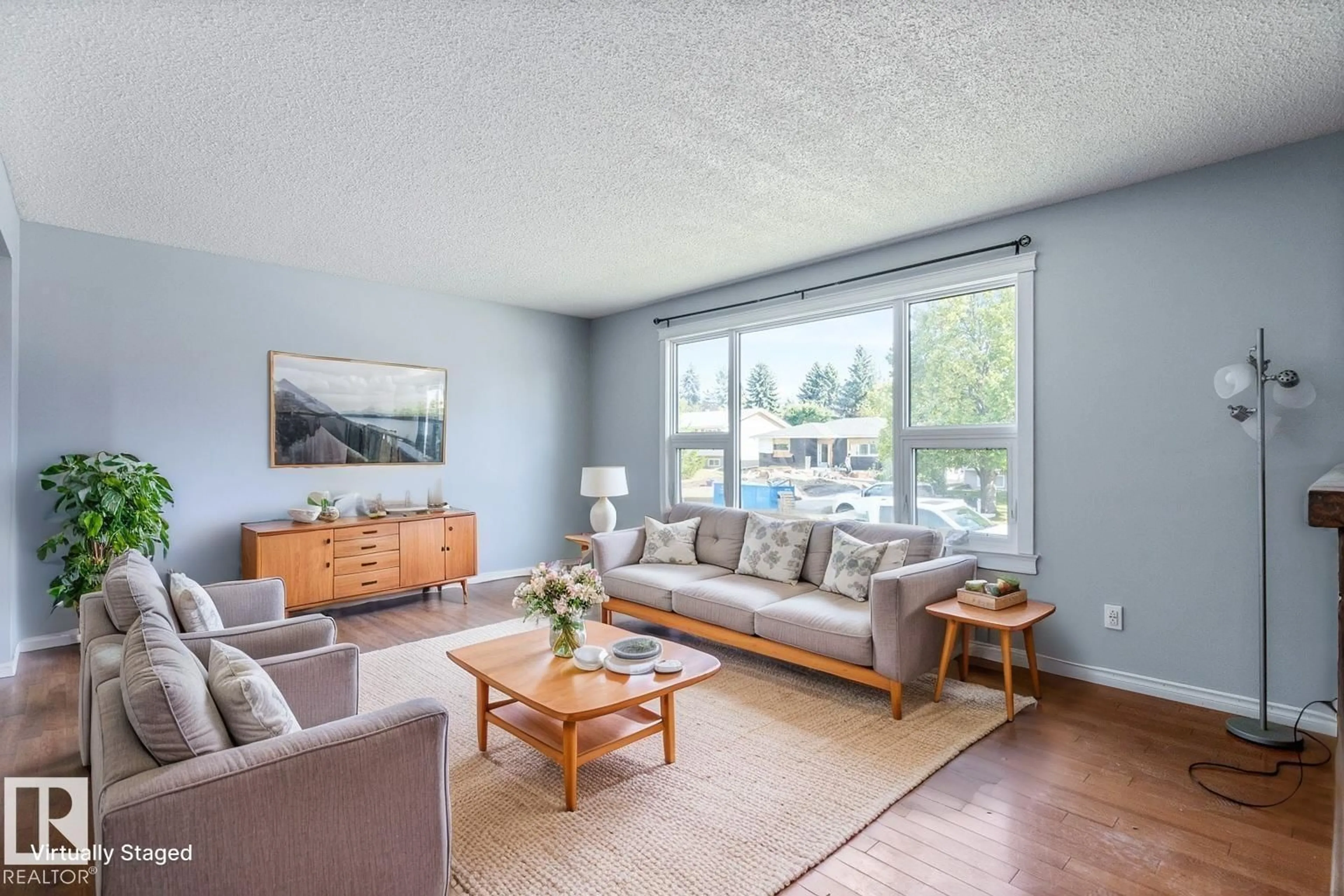 Living room with furniture, wood/laminate floor for 121 GEORGIAN WY, Sherwood Park Alberta T8A2W3