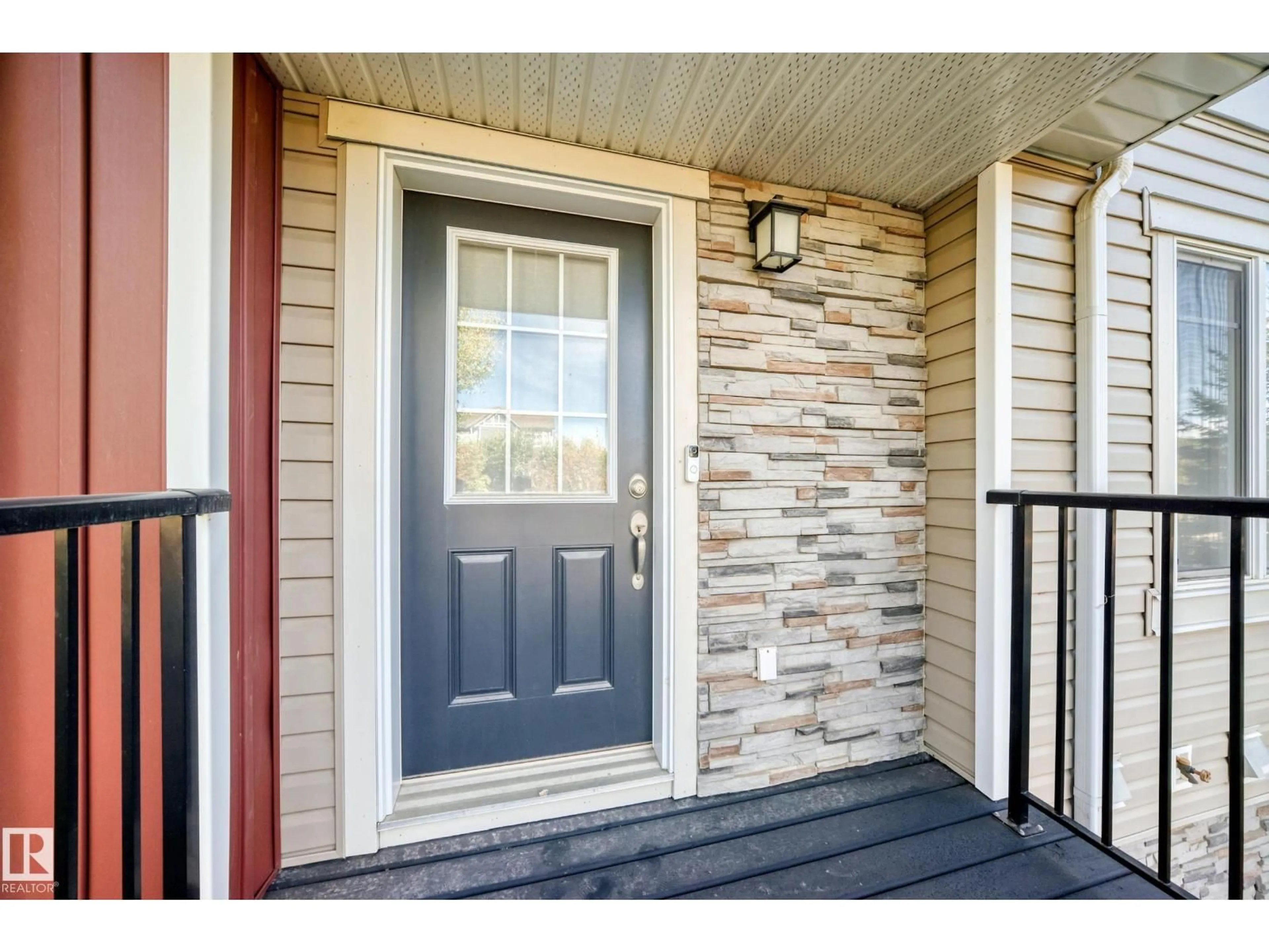 Indoor entryway for #95 - 9535 217 ST, Edmonton Alberta T5T4P5