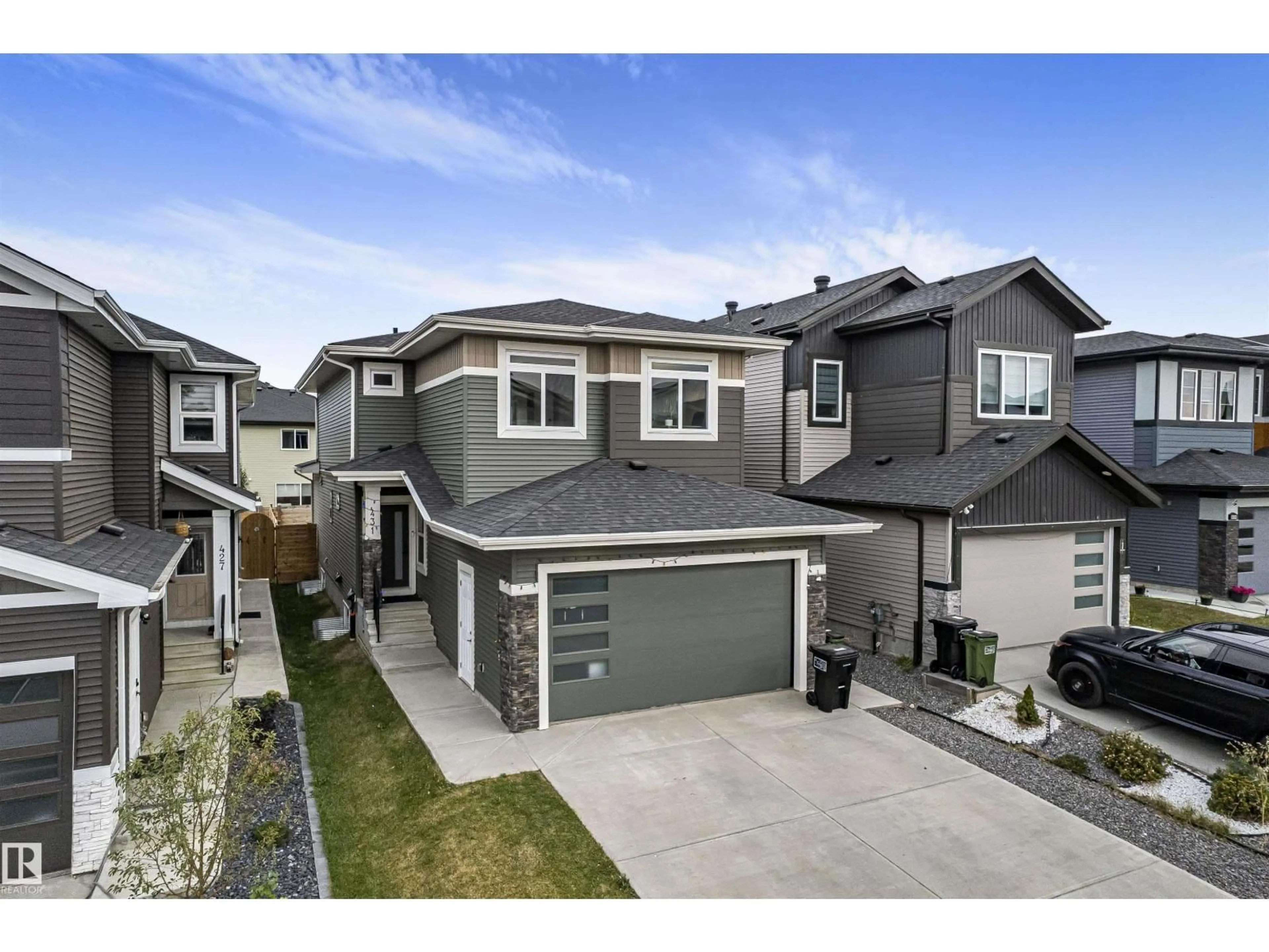 A pic from outside/outdoor area/front of a property/back of a property/a pic from drone, street for SW - 431 42 ST, Edmonton Alberta T6X2L7