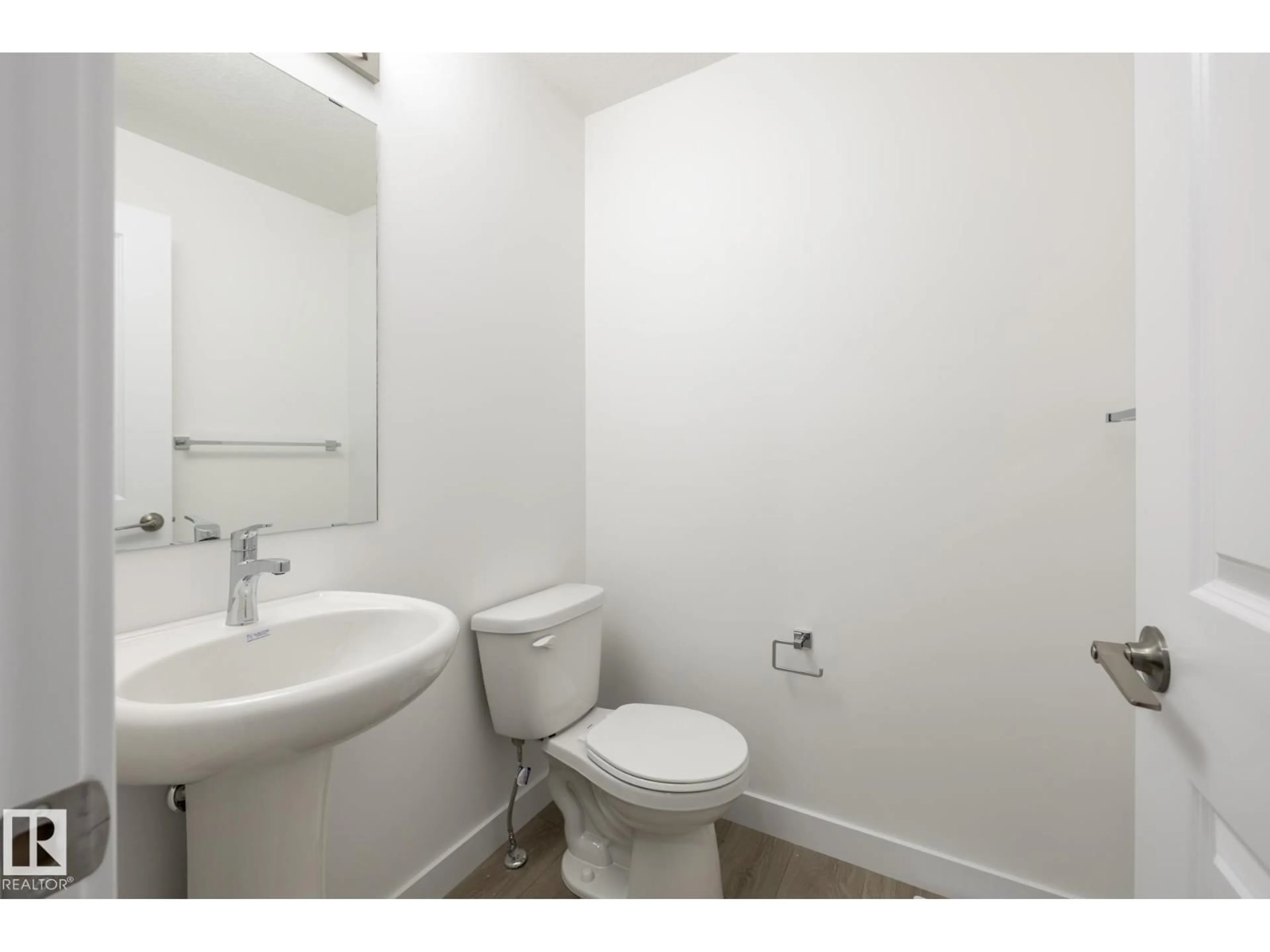 Standard bathroom, unknown for 8639 97 AV, Morinville Alberta T8R2S1