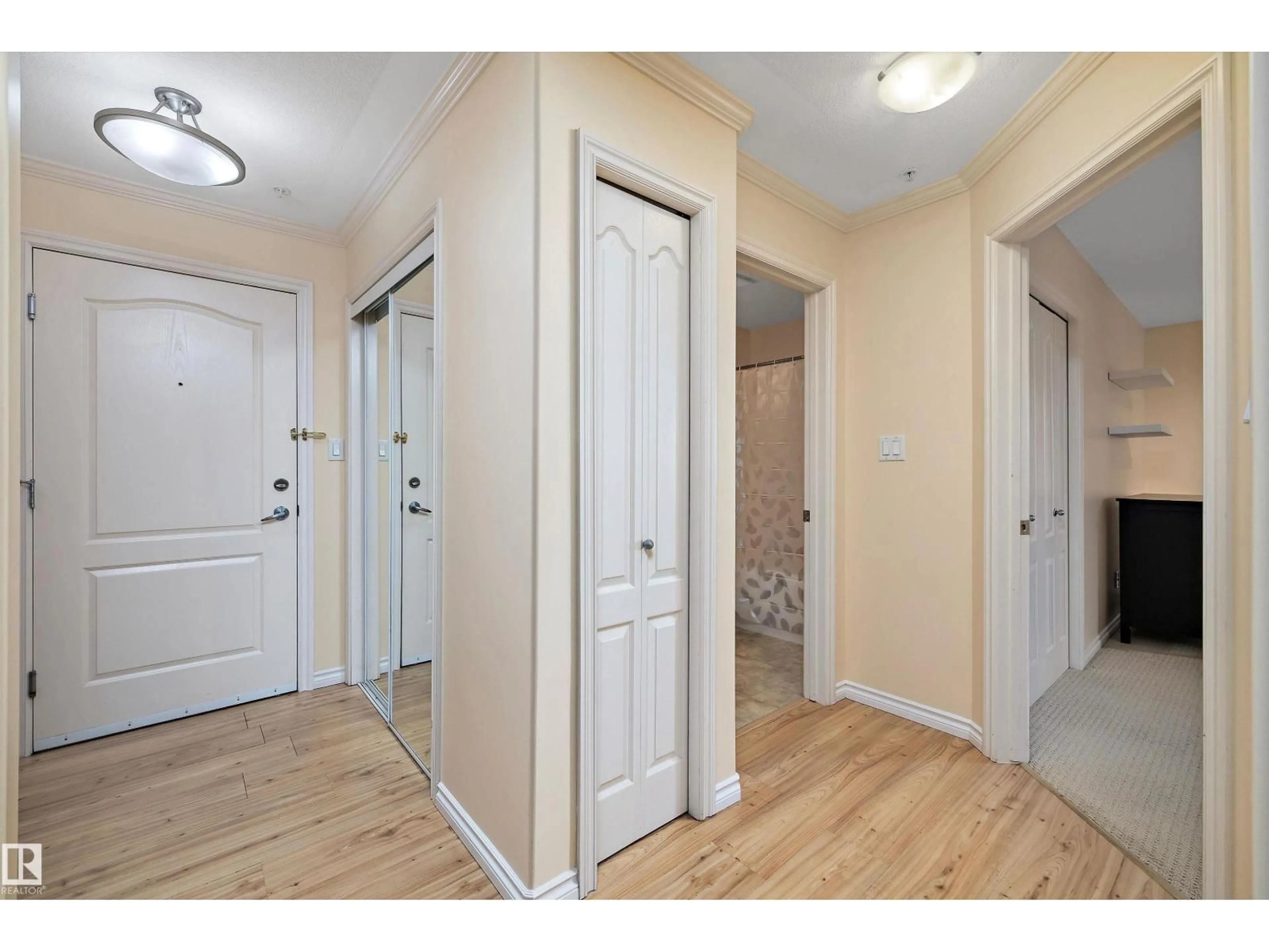 Indoor entryway for 308 - 9938 104 ST NW, Edmonton Alberta T5K2X7
