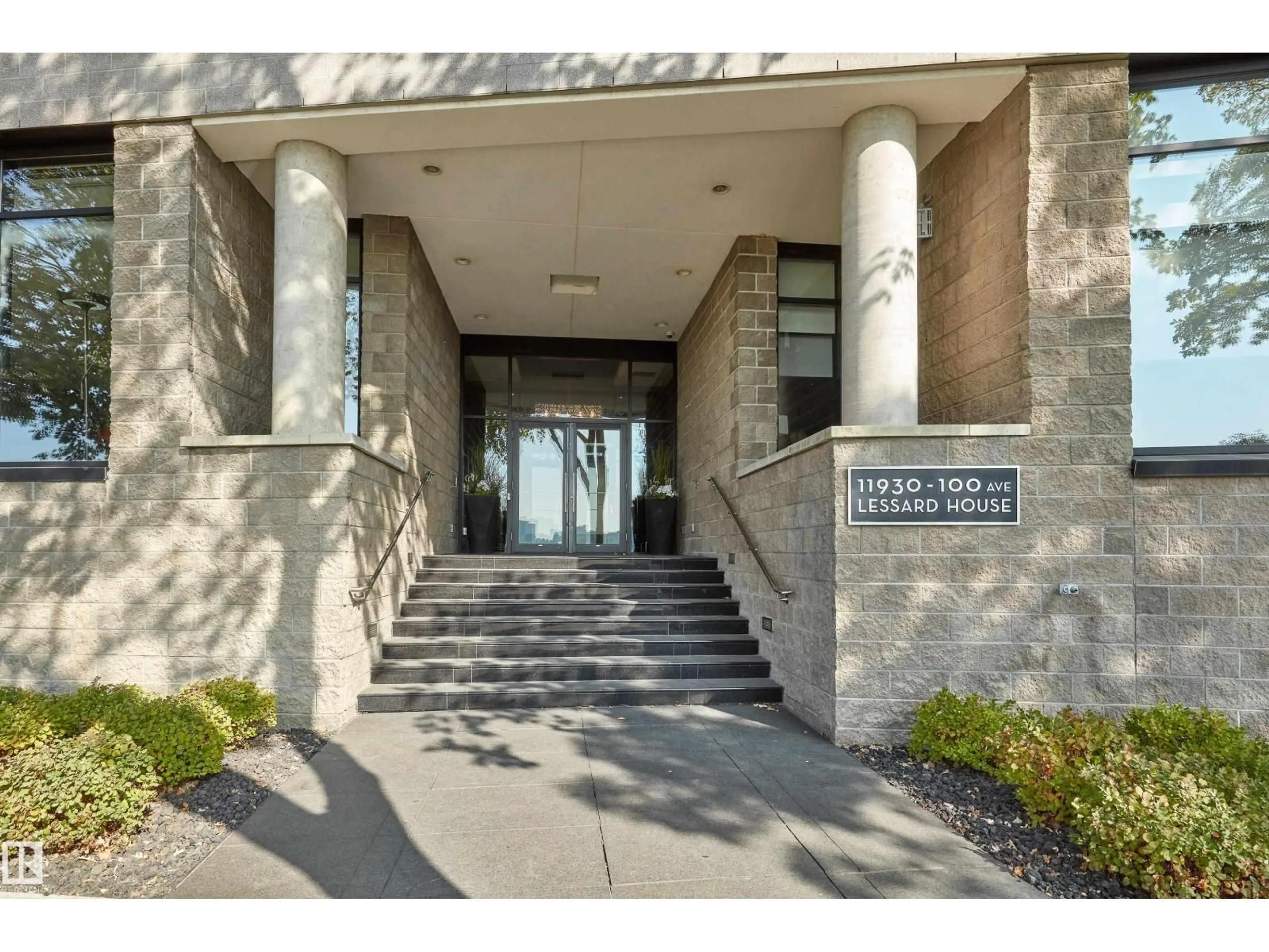 Indoor foyer for #301 - 11930 100 AV, Edmonton Alberta T5K0K5