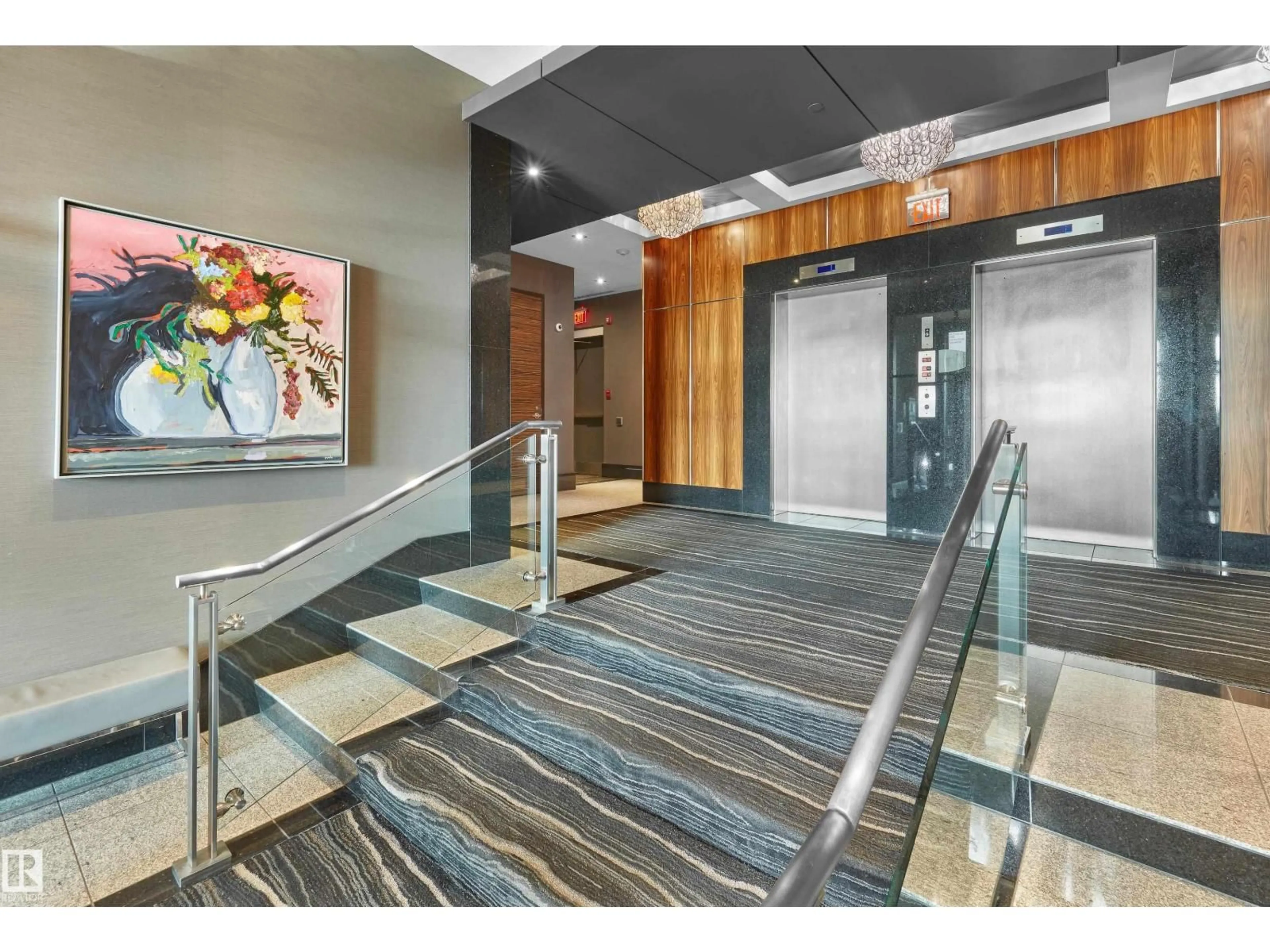 Indoor foyer for #301 - 11930 100 AV, Edmonton Alberta T5K0K5