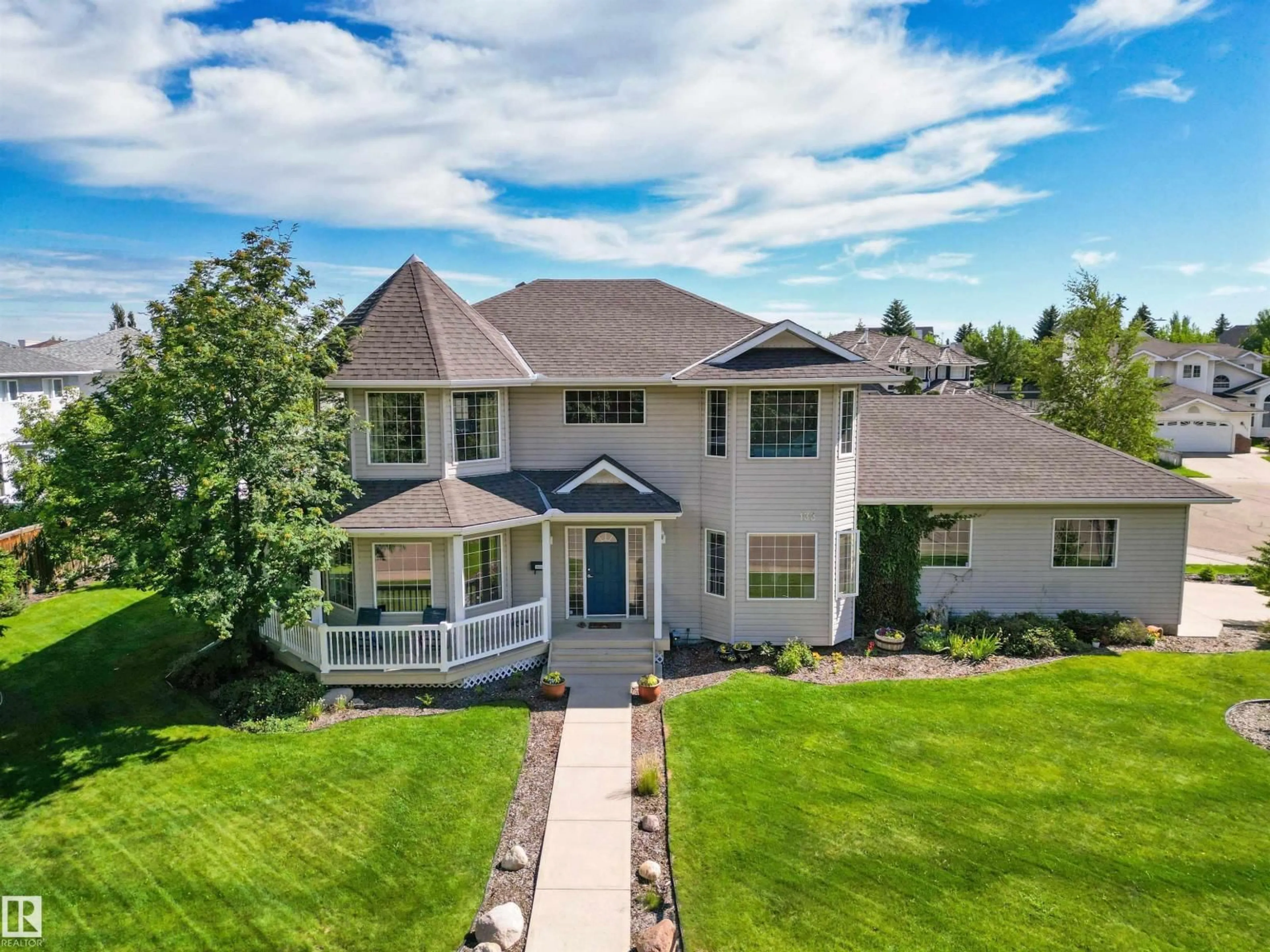 A pic from outside/outdoor area/front of a property/back of a property/a pic from drone, unknown for 133 KULAWY DR, Edmonton Alberta T6L6T9