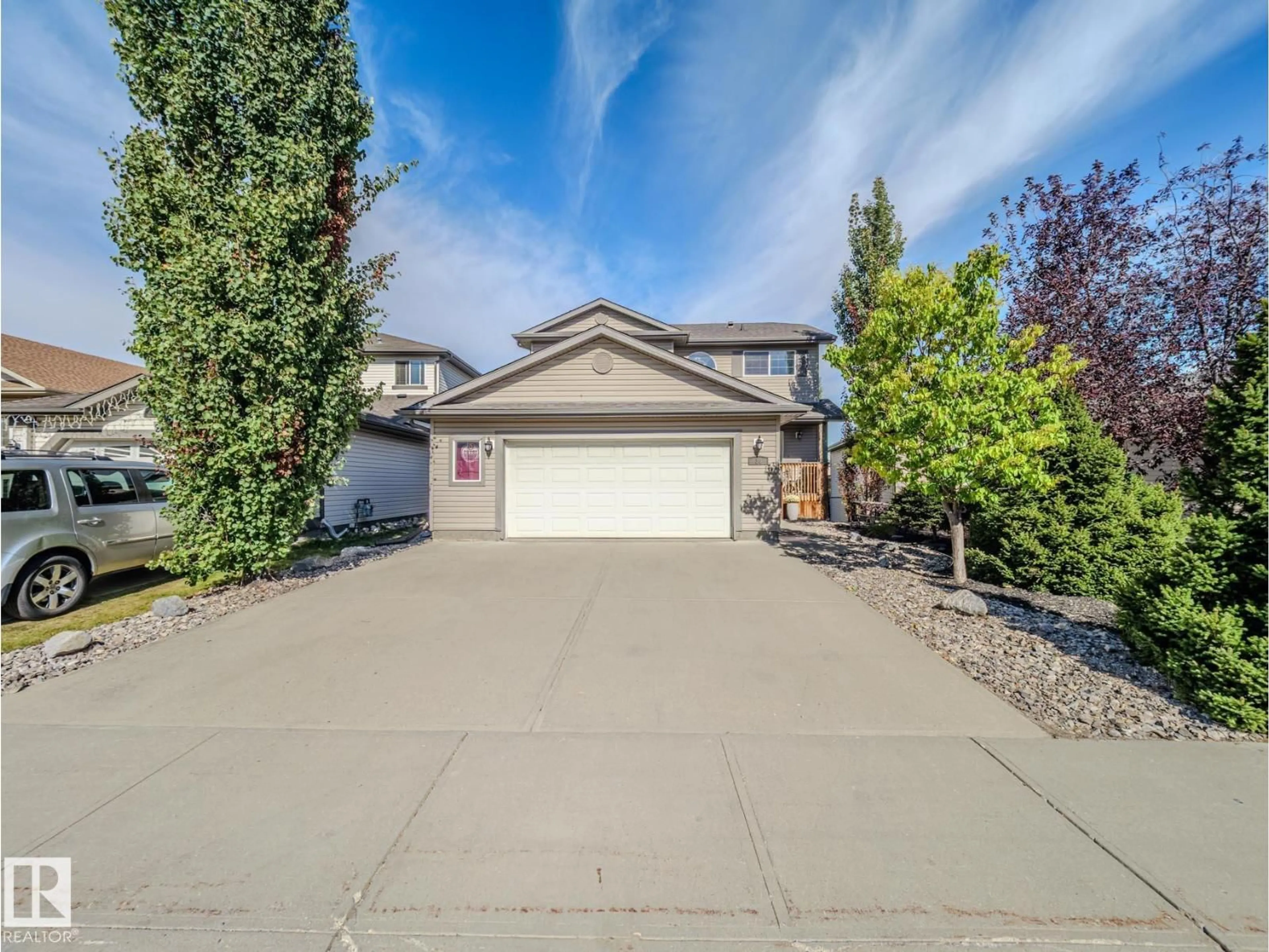 Home with vinyl exterior material, street for 30 FOXBORO RU, Sherwood Park Alberta T8A6M7