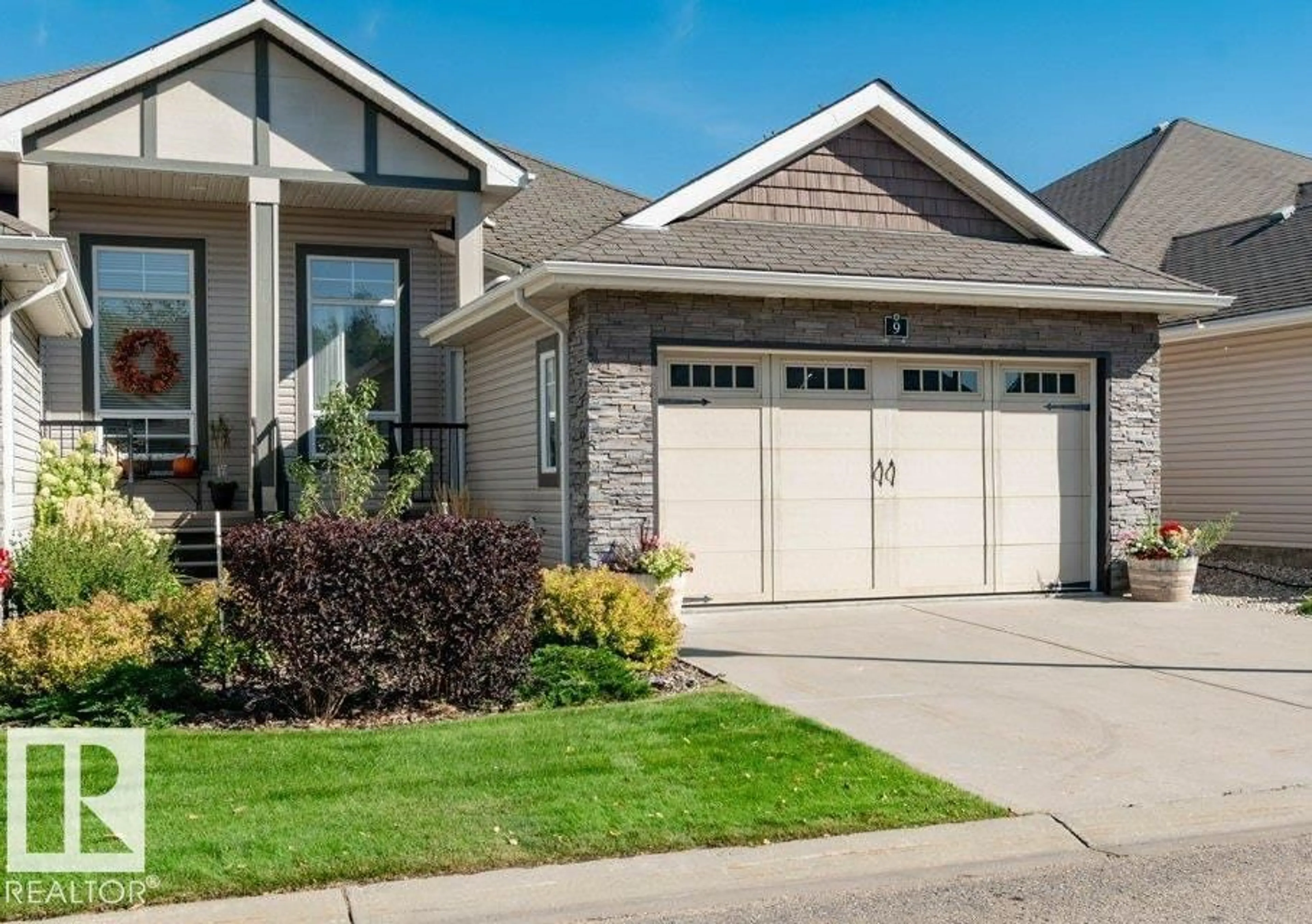 Home with vinyl exterior material, street for #9 - 400 JIM COMMON DR, Sherwood Park Alberta T8H1S6