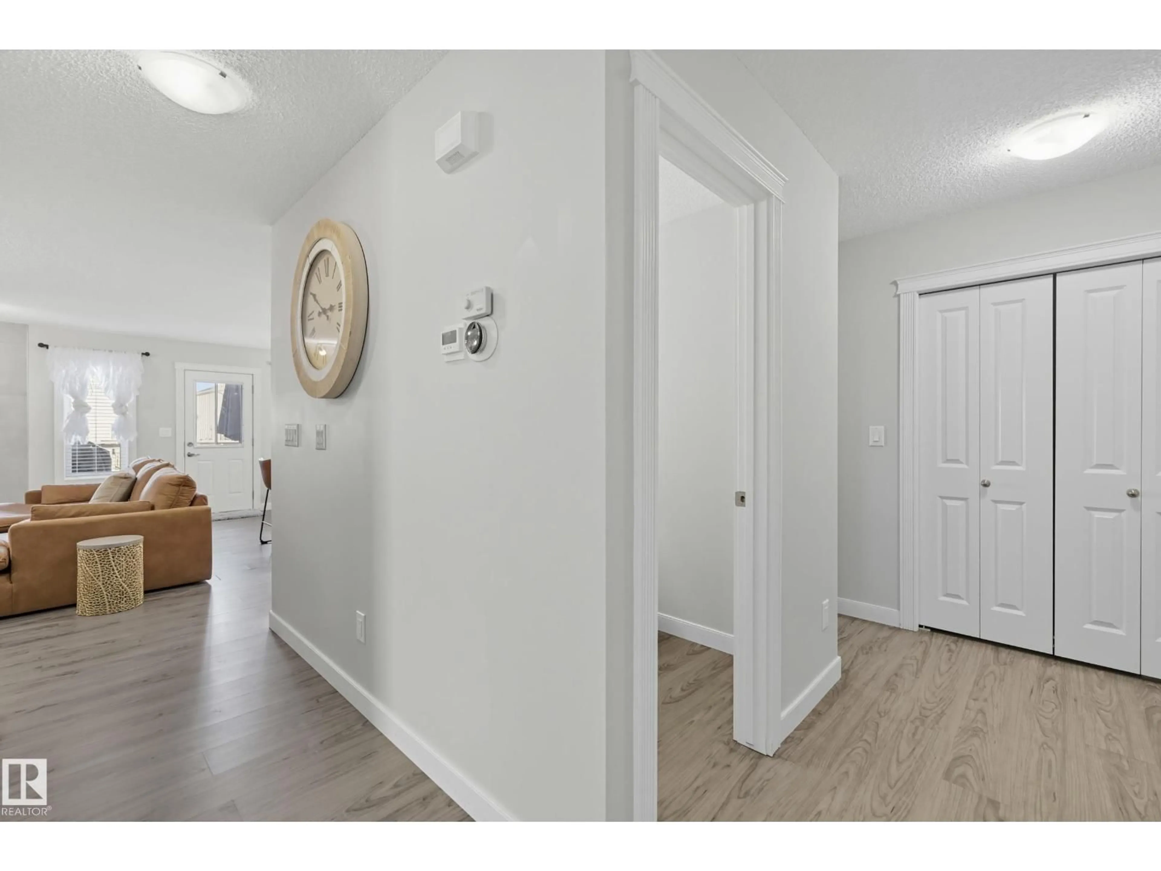 Indoor entryway for 10615 98 ST, Morinville Alberta T8R0C7
