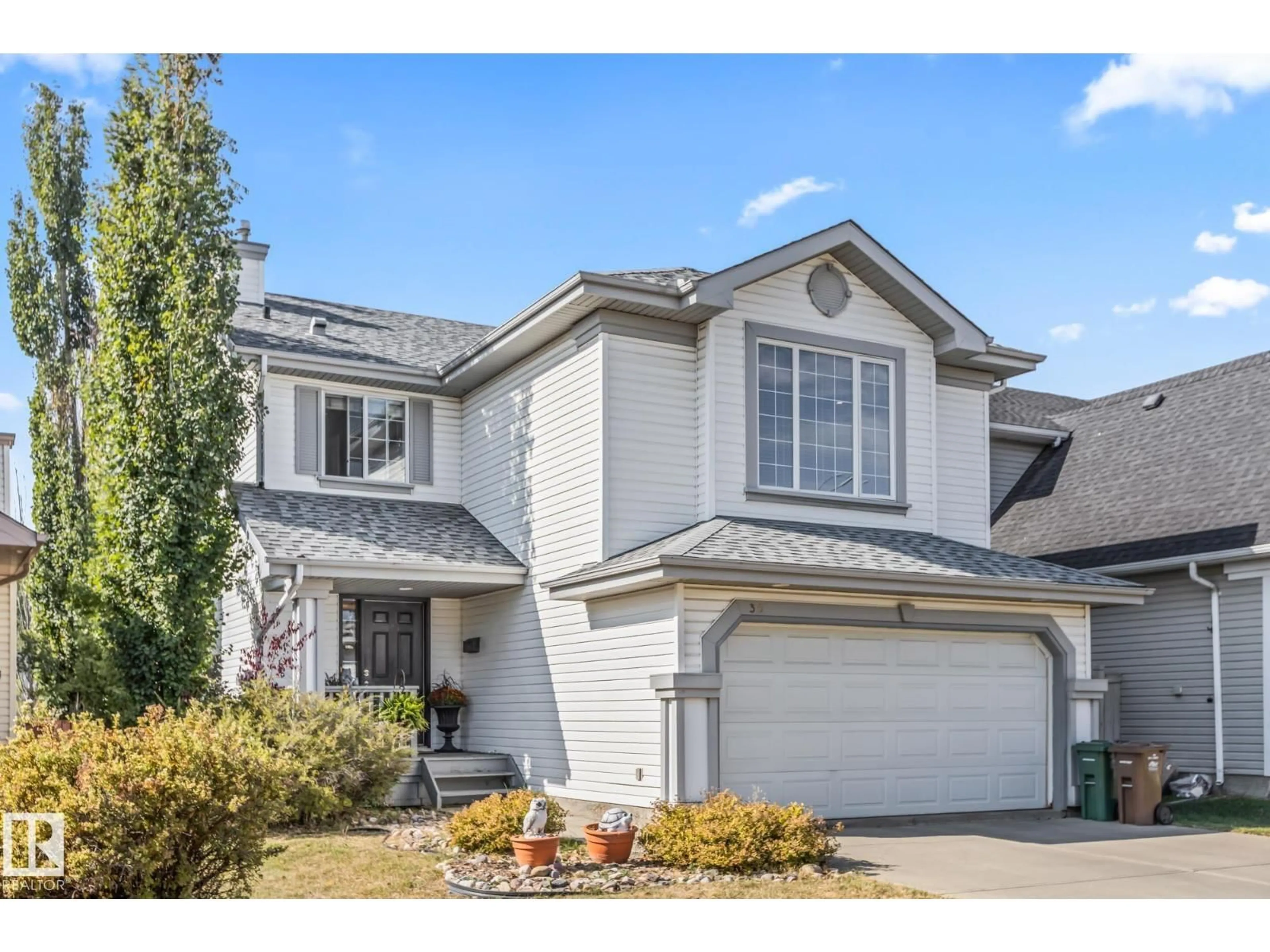 Home with vinyl exterior material, street for 36 DAULTON CR, St. Albert Alberta T8N1T1