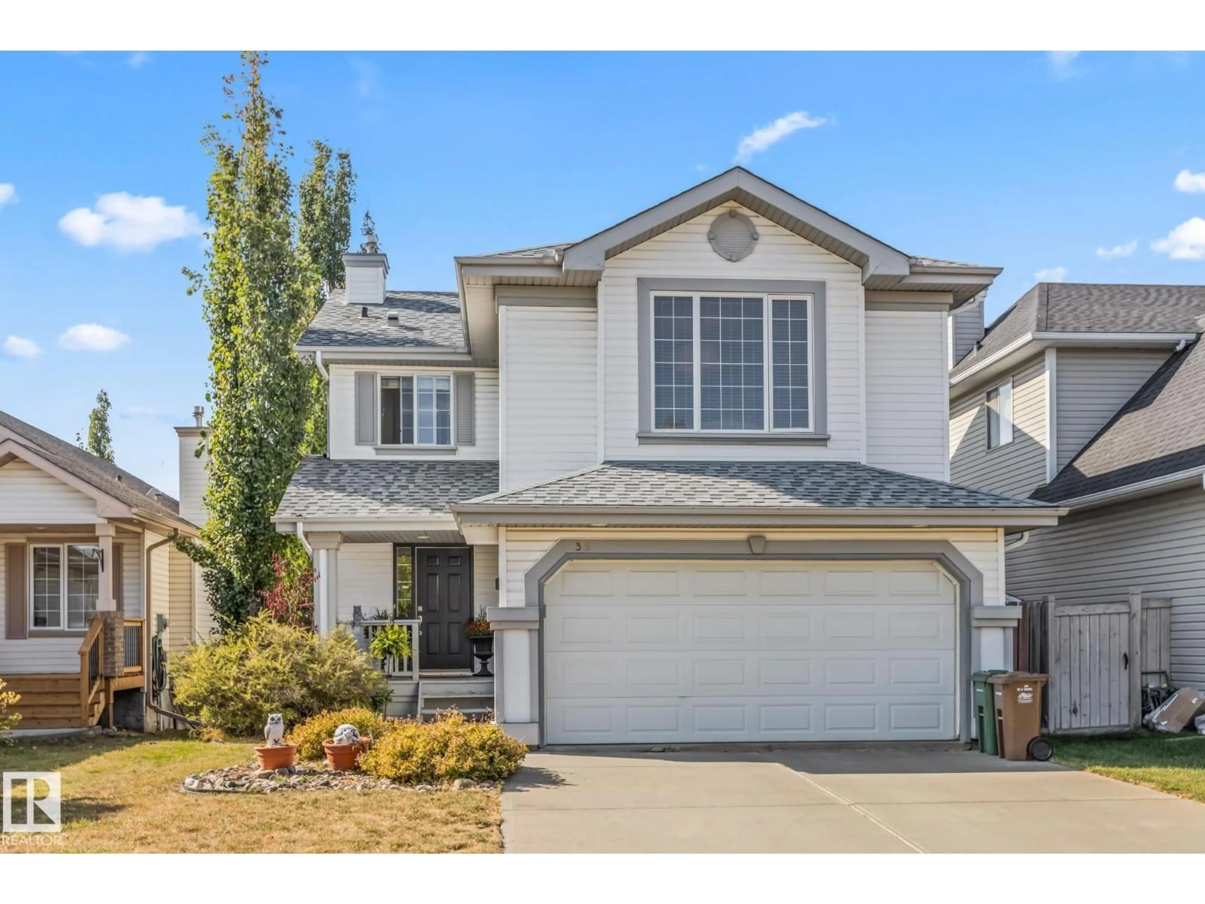 Home with vinyl exterior material, street for 36 DAULTON CR, St. Albert Alberta T8N1T1