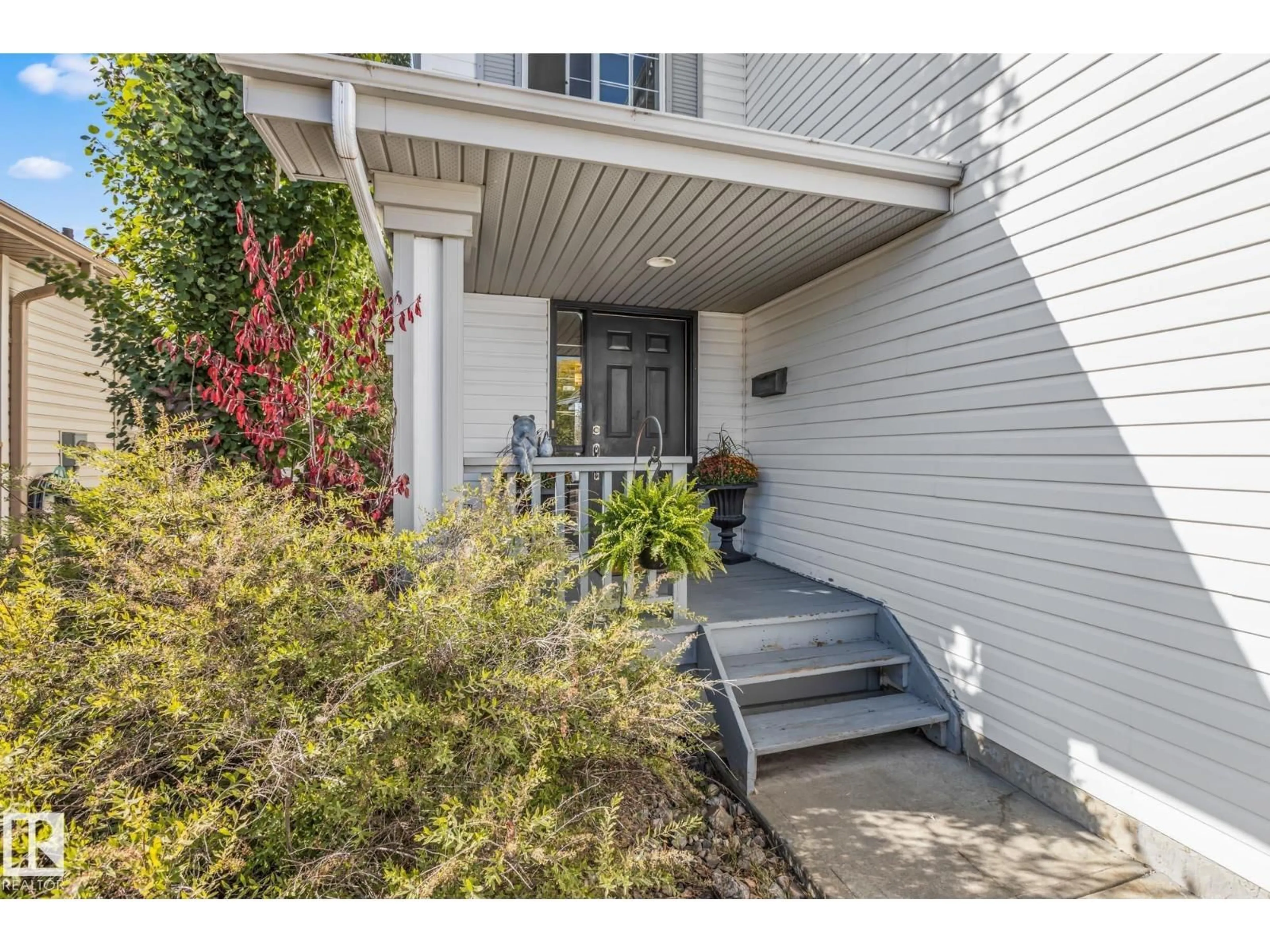 Indoor entryway for 36 DAULTON CR, St. Albert Alberta T8N1T1