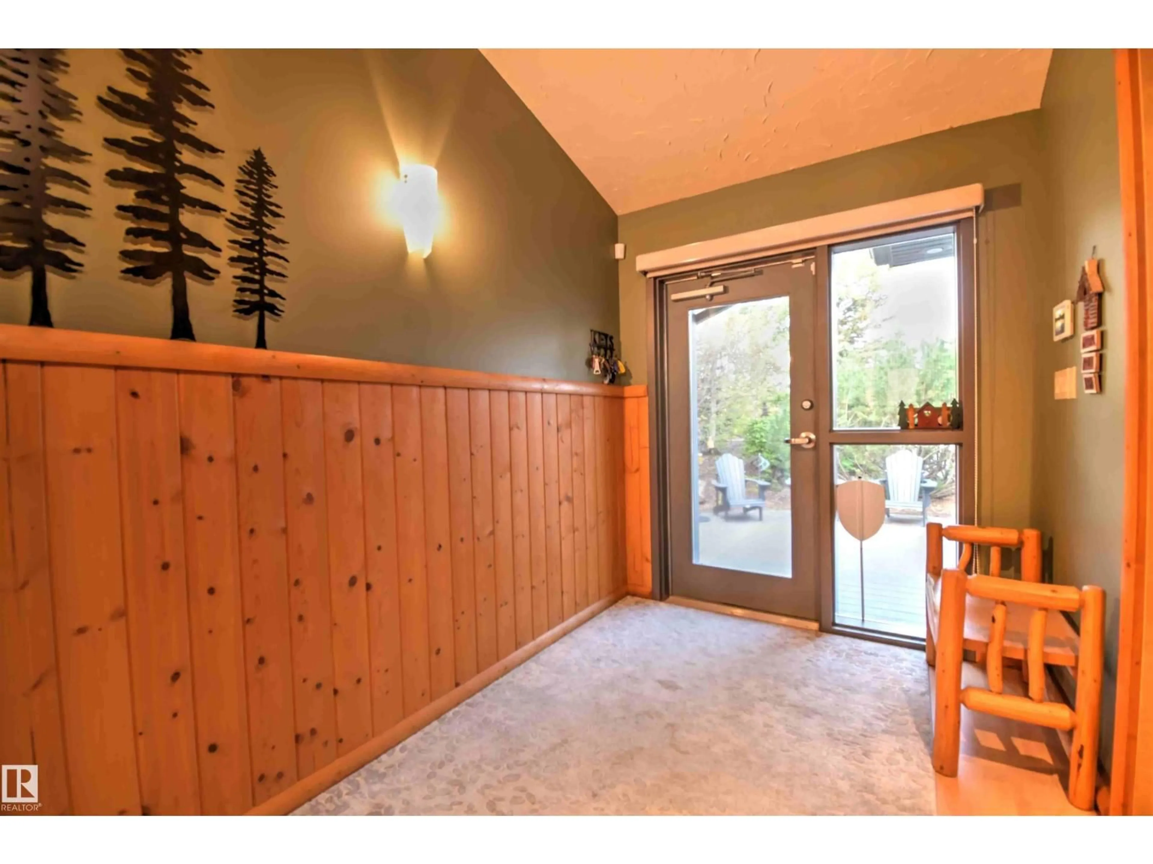 Indoor entryway for 207 - 56512 RR 111, Rural St. Paul County Alberta T0A2G0
