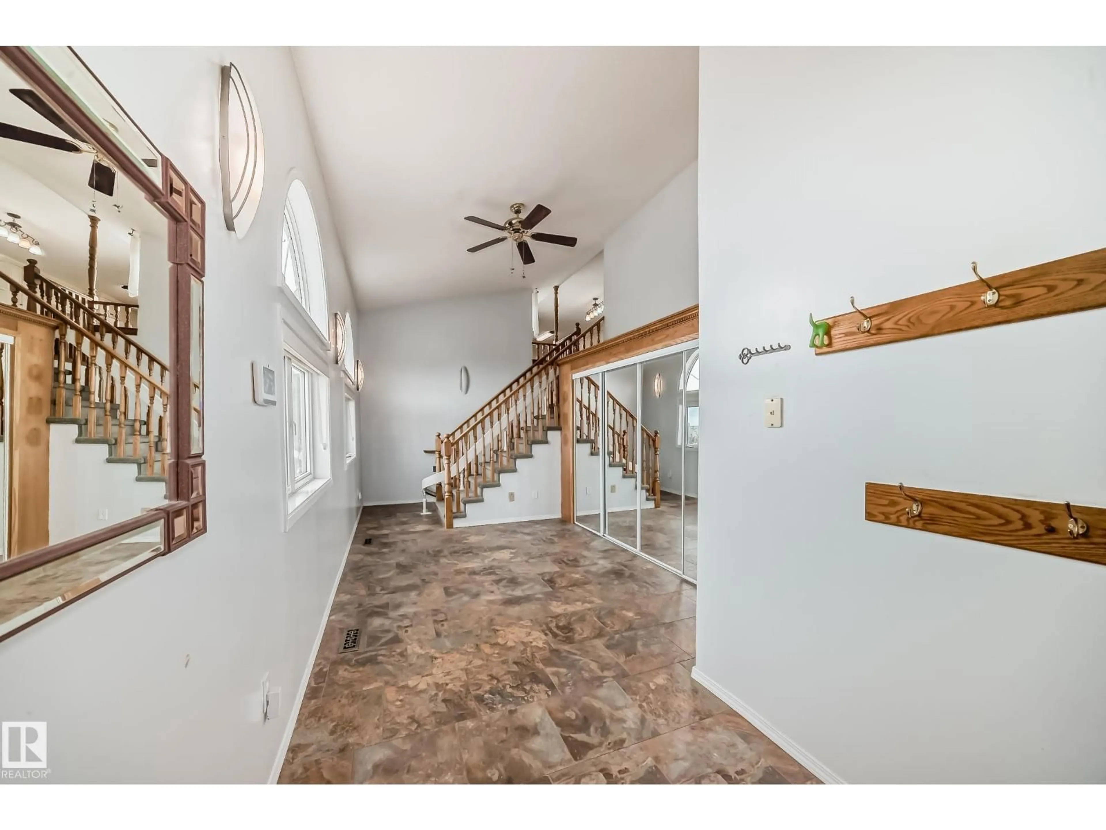 Indoor foyer for 25027 TWP RD 484, Rural Leduc County Alberta T4X2T7