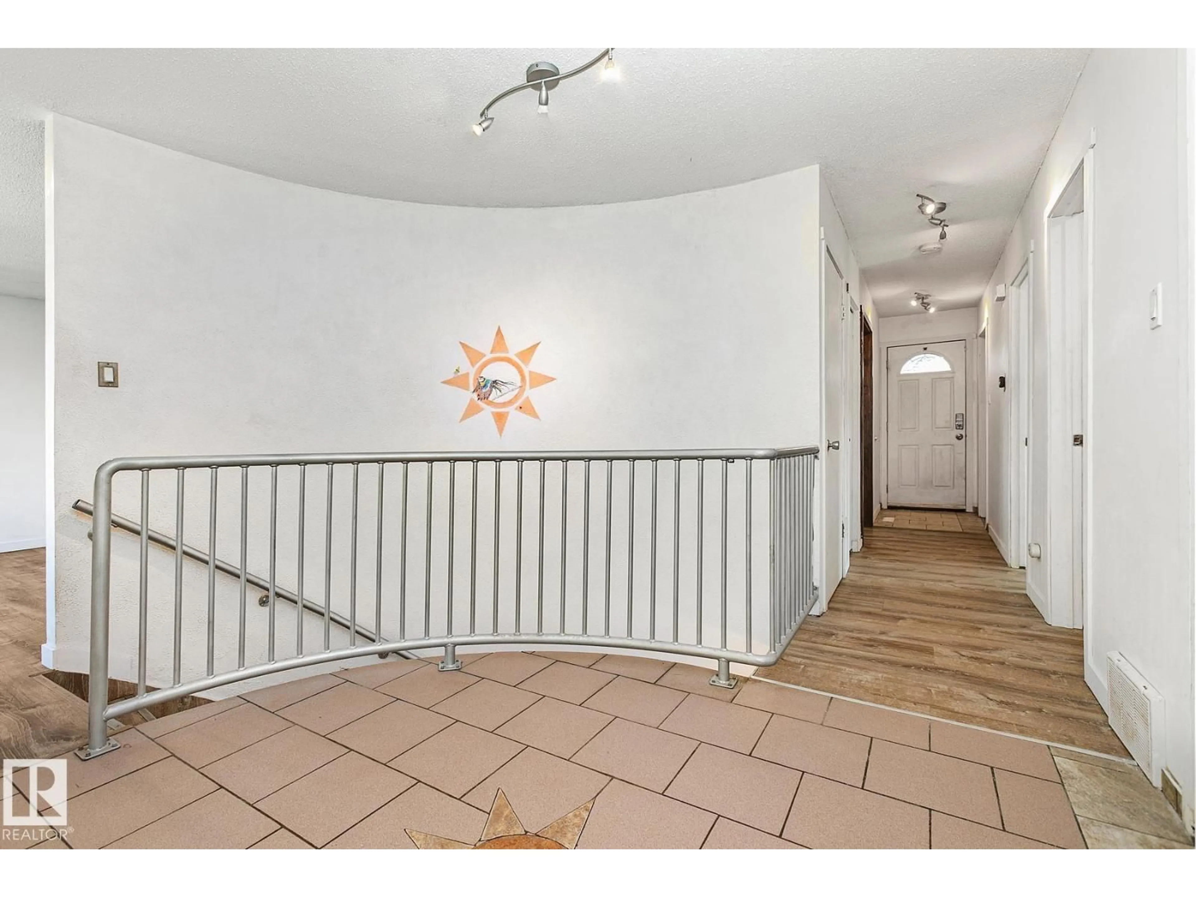 Indoor foyer for 3 WILSON CR, Sherwood Park Alberta T8A3L1
