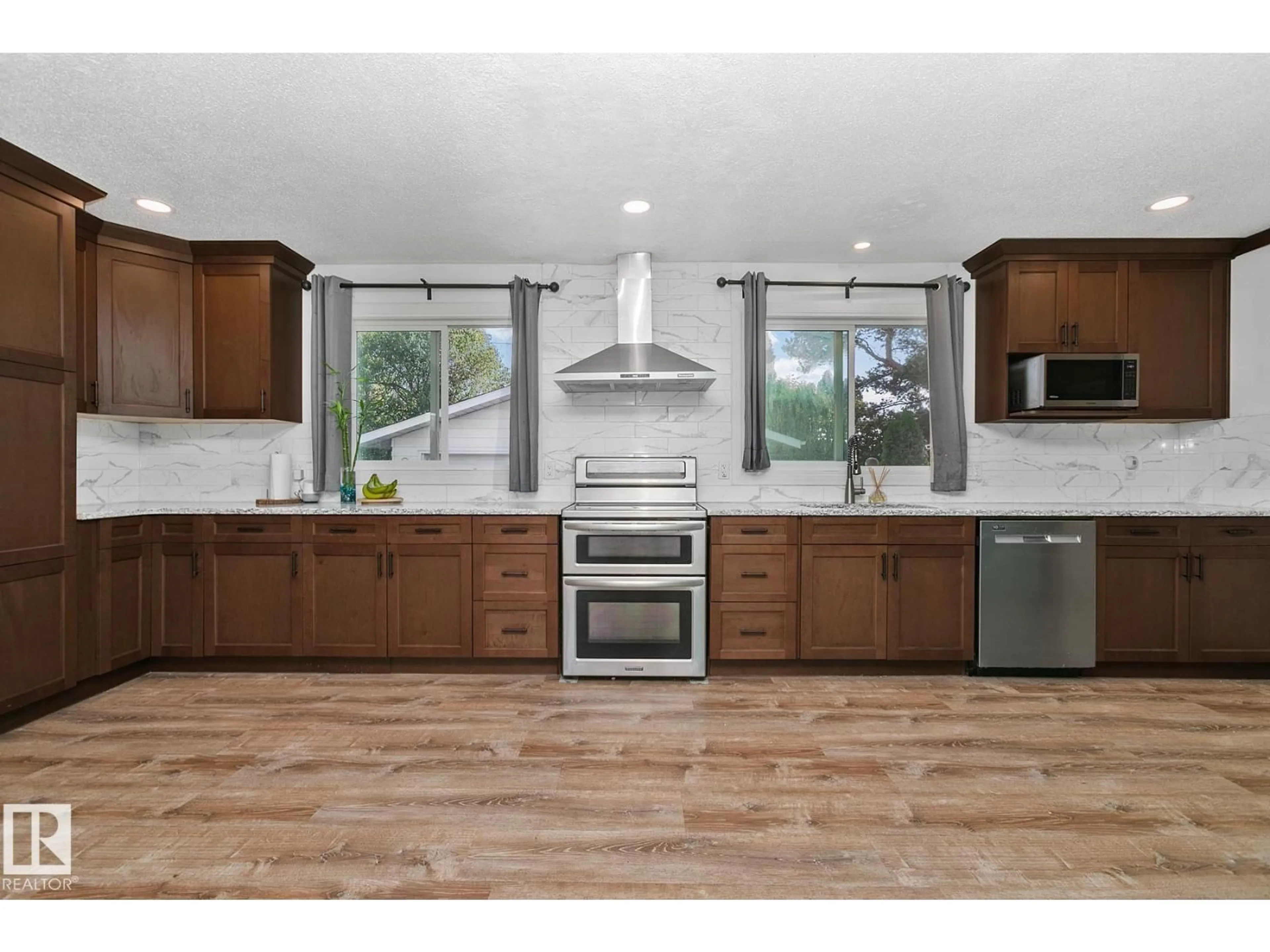 Open concept kitchen, unknown for 3 WILSON CR, Sherwood Park Alberta T8A3L1
