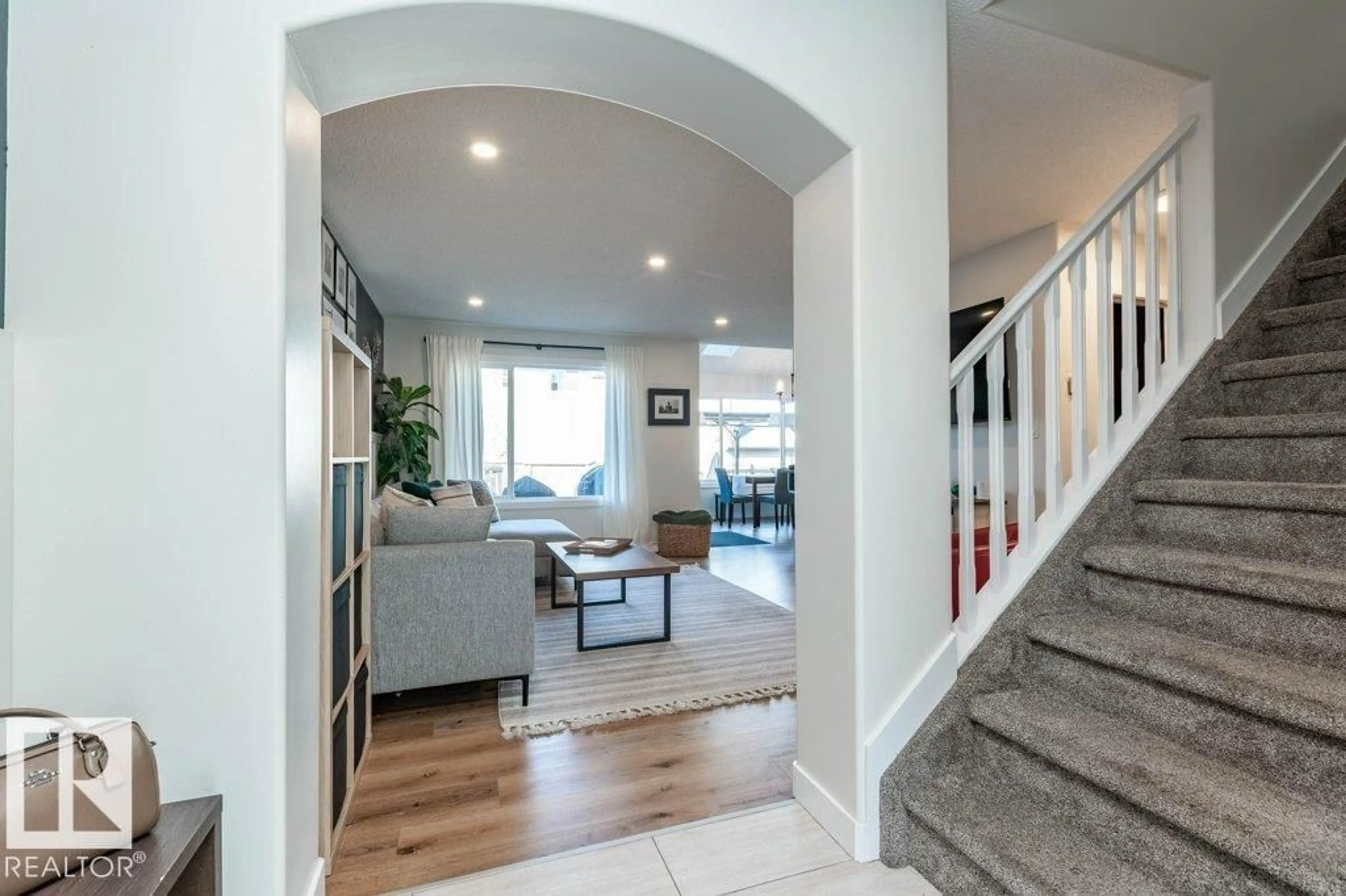 Indoor entryway for 98 RUE MONETTE, Beaumont Alberta T4X1S8