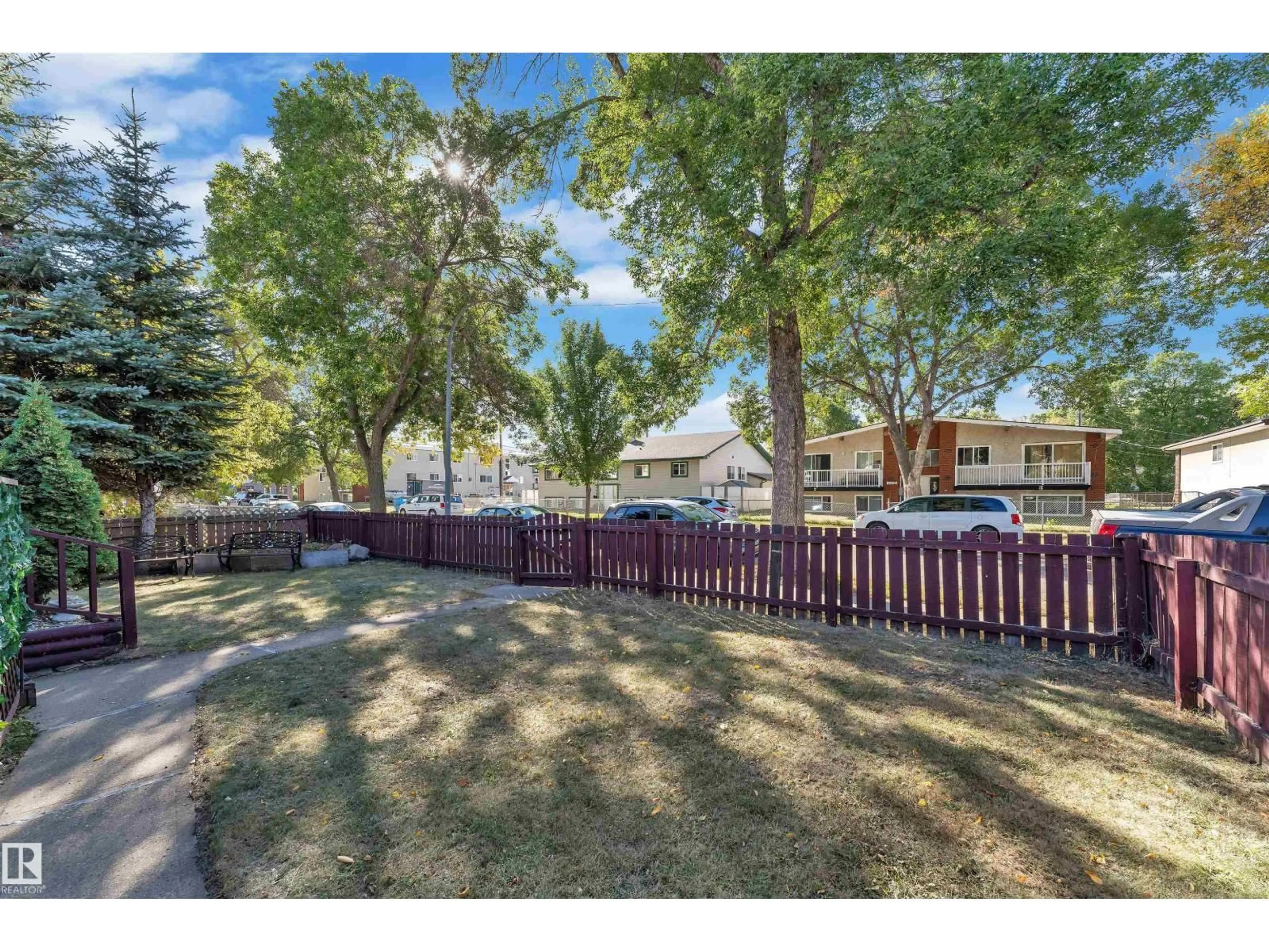 A pic from outside/outdoor area/front of a property/back of a property/a pic from drone, street for NW - 11815 46 ST, Edmonton Alberta T5W2V6