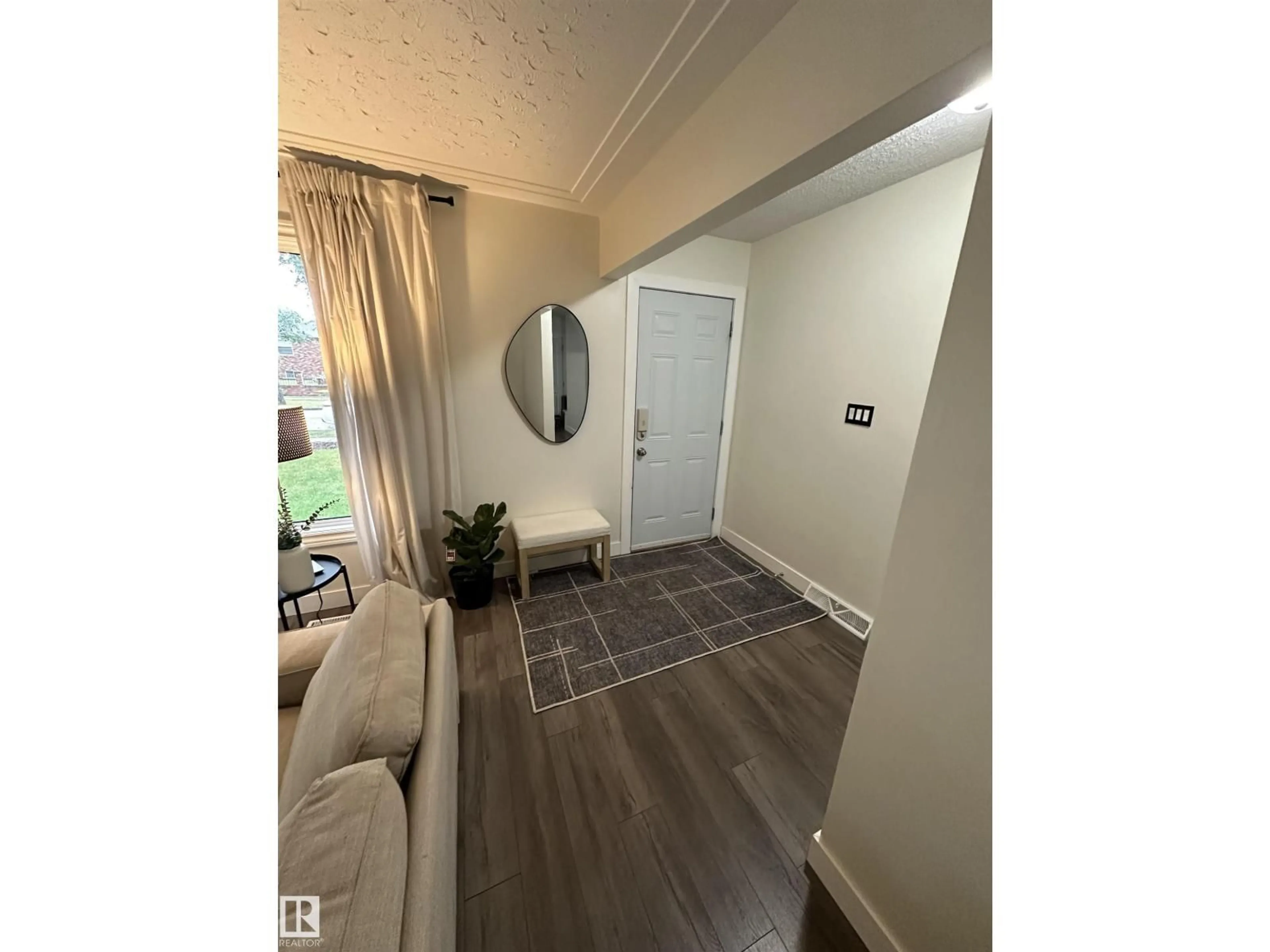 Unknown for 10309 74 ST, Edmonton Alberta T6A2Y4