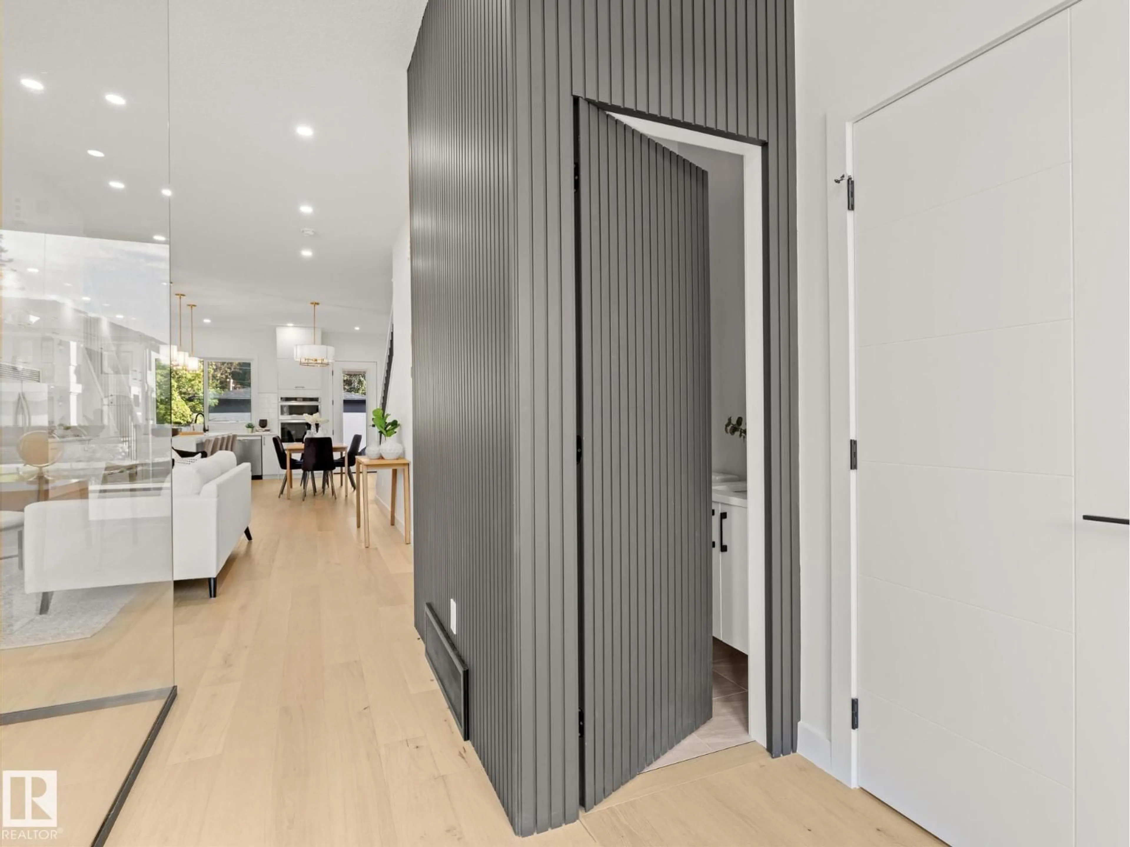 Indoor entryway for NW - 7909 119 ST, Edmonton Alberta T6G1W6