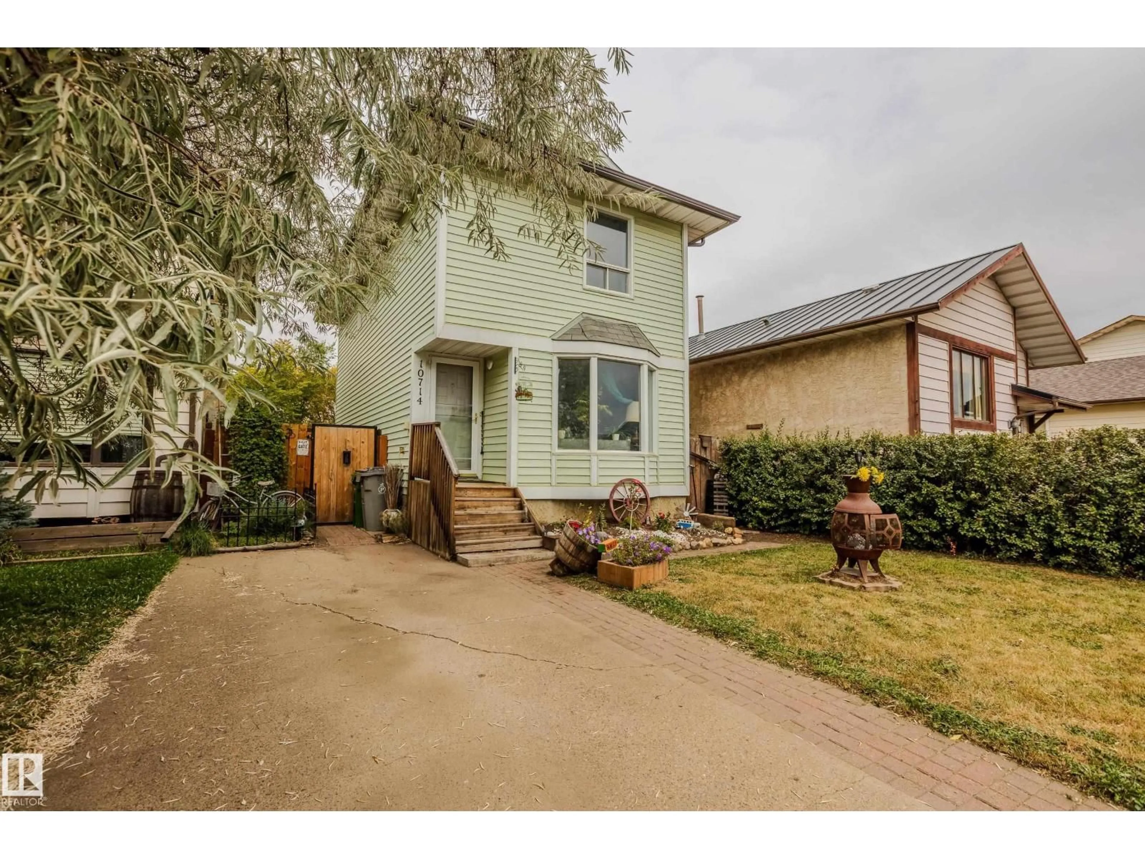 Unknown for 10714 98 AV, Morinville Alberta T8R1E5